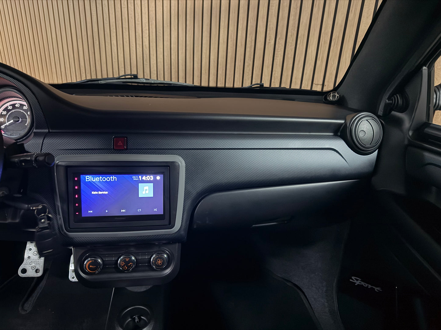 Ligier JS50 Sport Ultimate Nardo Grau | Rückfahrkamera | Servolenkung | 8 PS leiser DCI motor | Apple Carplay / Android | 45 km/h | Innerhalb 250 KM Kostenlose Lieferung | Mopedauto | Leichtmobile