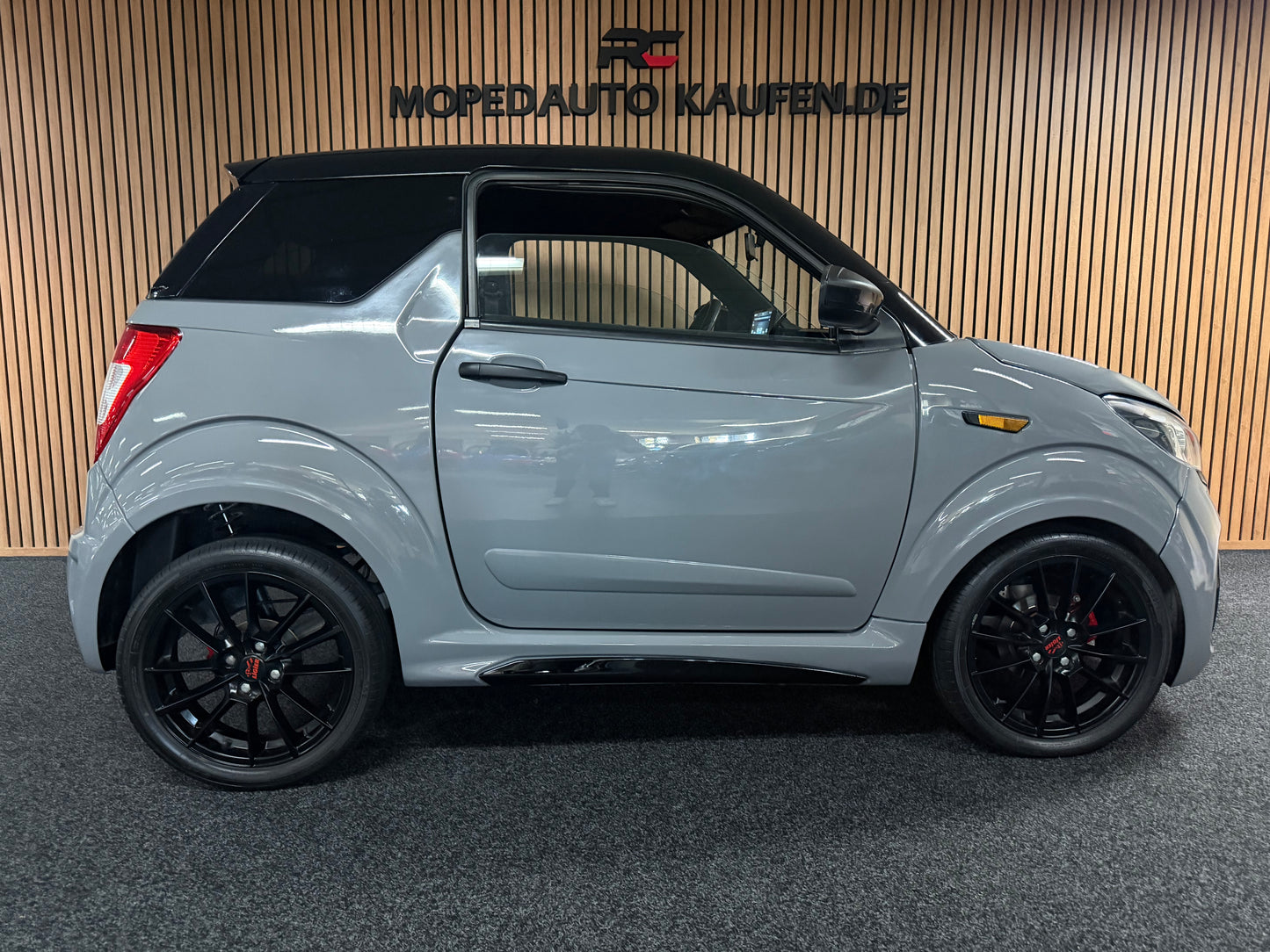 Ligier JS50 Ultimate Sport | Nardo Grau | Facelift | Servo | Ambilight | Rückfahrkamera | 8 PS leiser DCI motor | 45 km/h | Innerhalb 250 KM Kostenlose Lieferung | Mopedauto | Leichtmobile