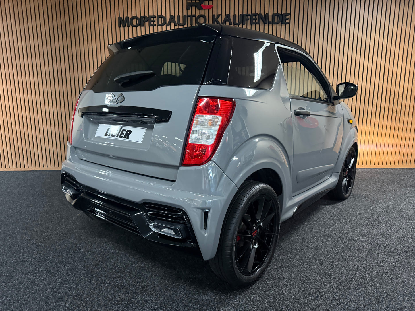 Ligier JS50 Ultimate Sport | Nardo Grau | Facelift | Servo | Ambilight | Rückfahrkamera | 8 PS leiser DCI motor | 45 km/h | Innerhalb 250 KM Kostenlose Lieferung | Mopedauto | Leichtmobile