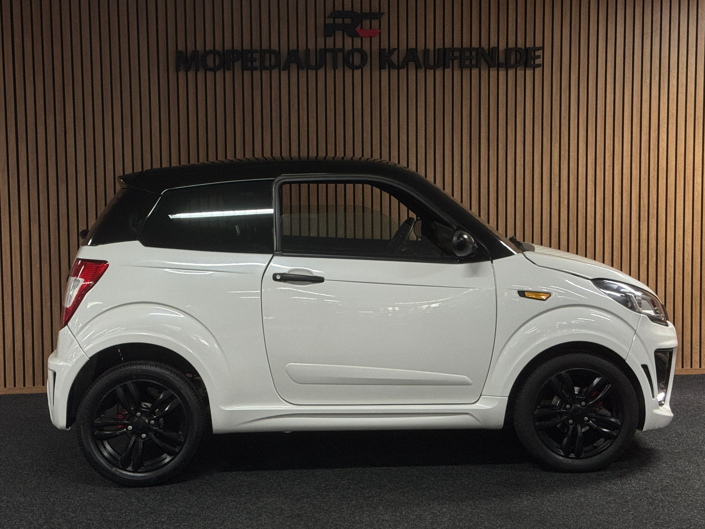 Ligier JS50 Sport | 8 PS Lombardini | 45 km/h | Rückfahrkamera | Innerhalb 250 KM Kostenlose Lieferung | Mopedauto | Leichtmobile