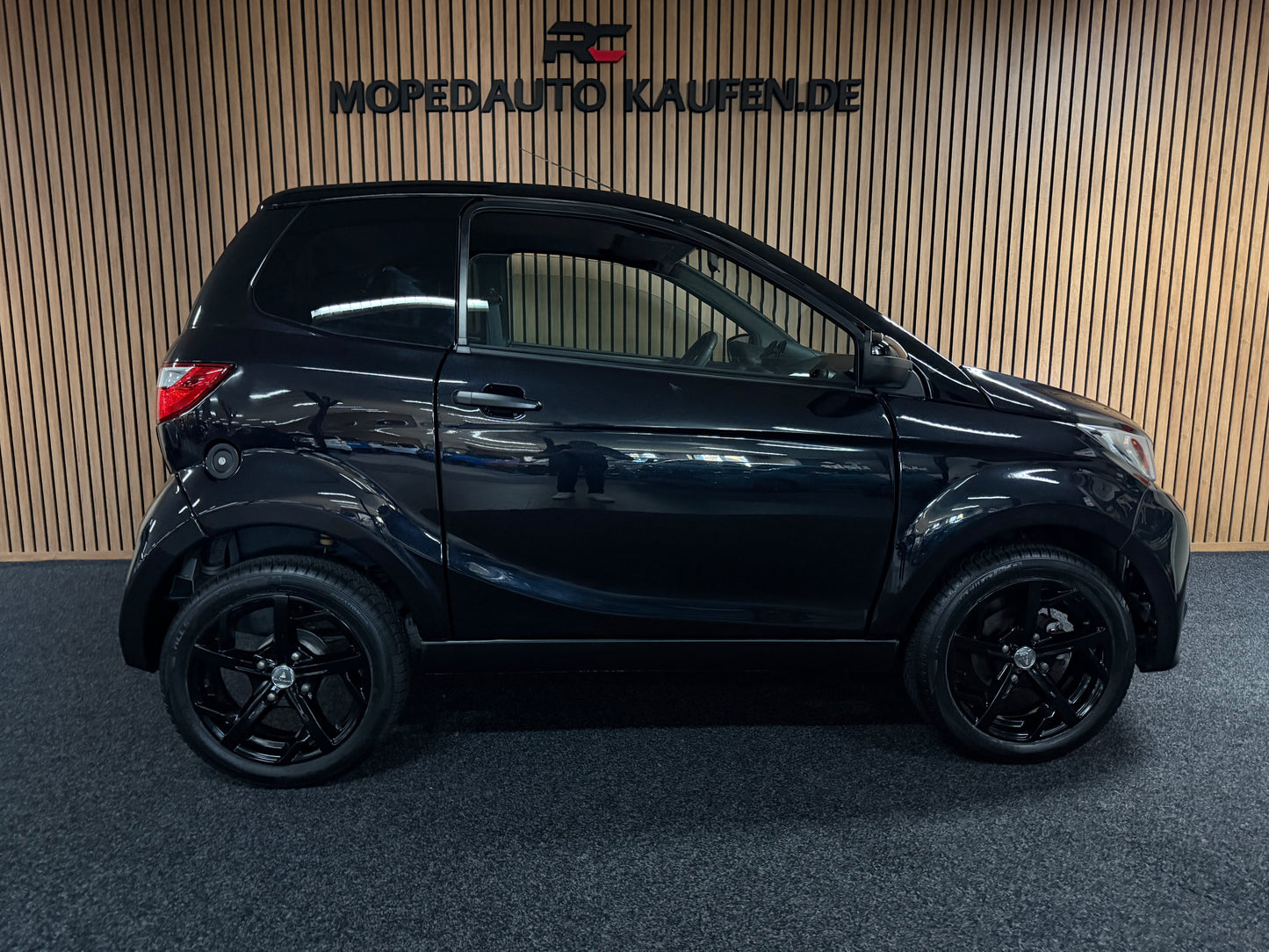 Aixam Coupé Sport Black on Black | Apple Carplay/Android | Rückfahrkamera | 8 PS motor | 45 km/h | Innerhalb 250 KM Kostenlose Lieferung | Mopedauto | Leichtmobile