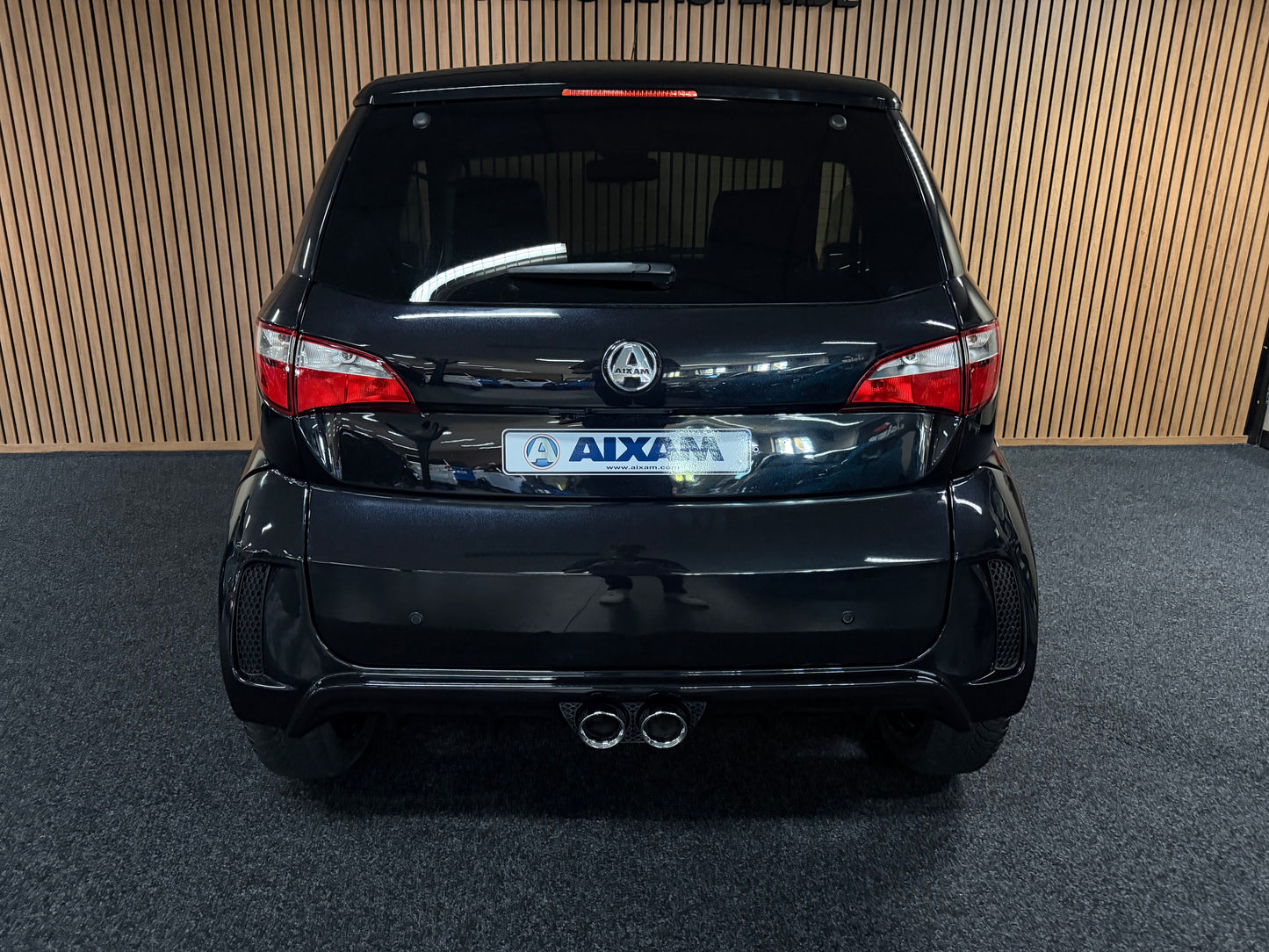 Aixam Coupé Sport Black on Black | Apple Carplay/Android | Rückfahrkamera | 8 PS motor | 45 km/h | Innerhalb 250 KM Kostenlose Lieferung | Mopedauto | Leichtmobile