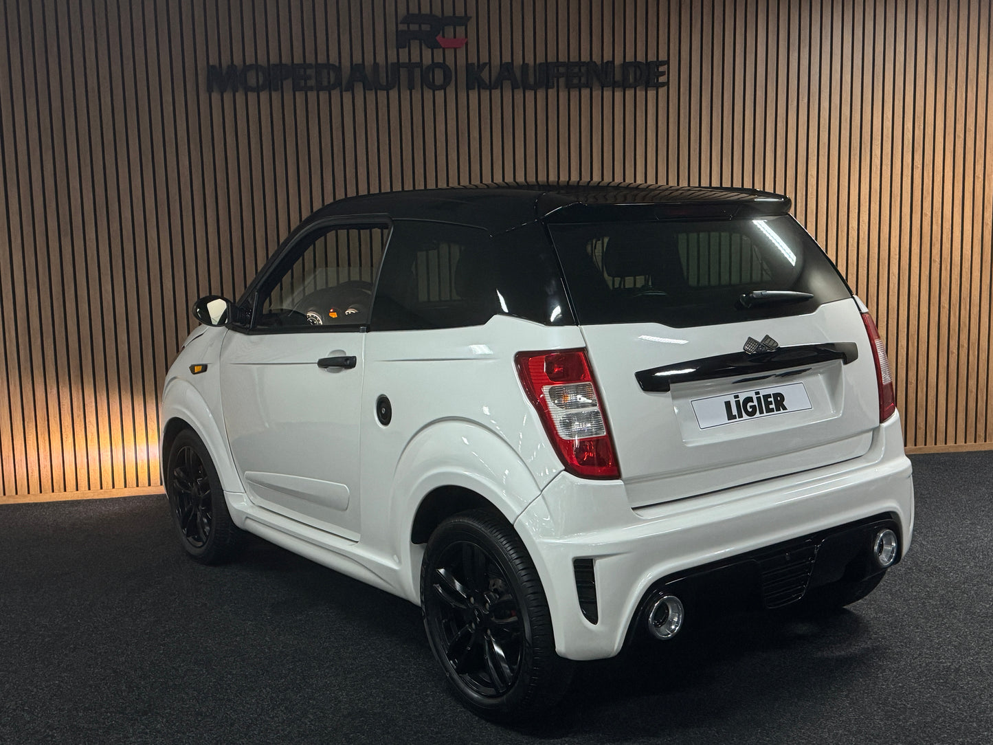 Ligier JS50 Sport | 8 PS Lombardini | 45 km/h | Rückfahrkamera | Innerhalb 250 KM Kostenlose Lieferung | Mopedauto | Leichtmobile