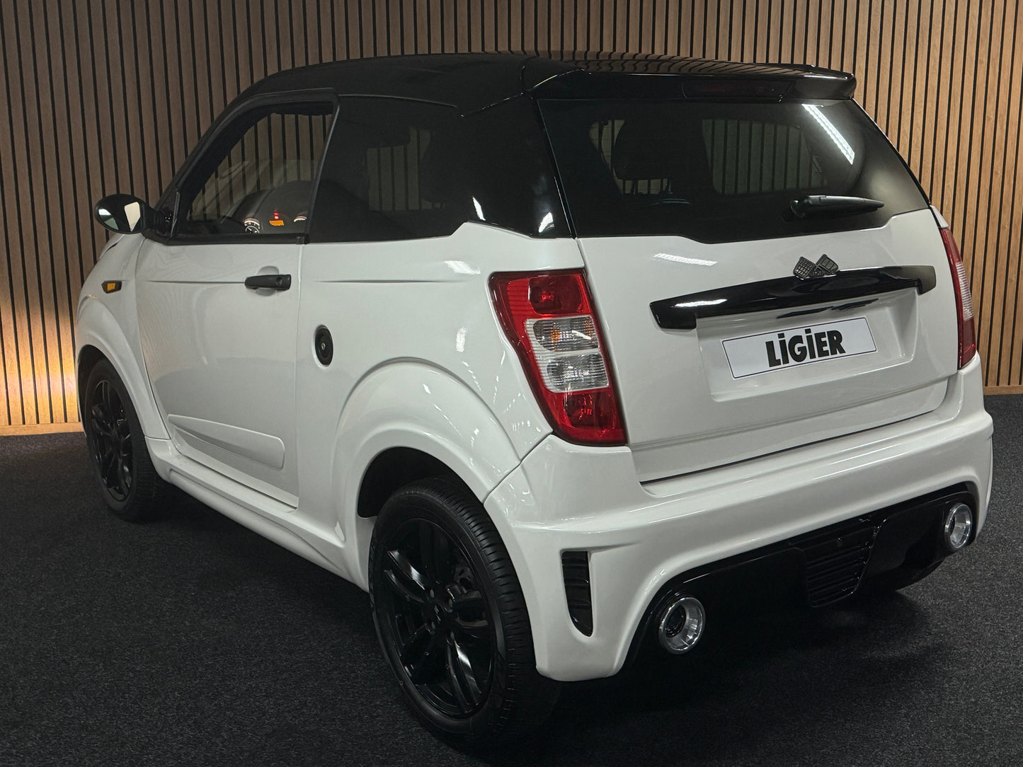 Ligier JS50 Sport | 8 PS Lombardini | 45 km/h | Rückfahrkamera | Innerhalb 250 KM Kostenlose Lieferung | Mopedauto | Leichtmobile