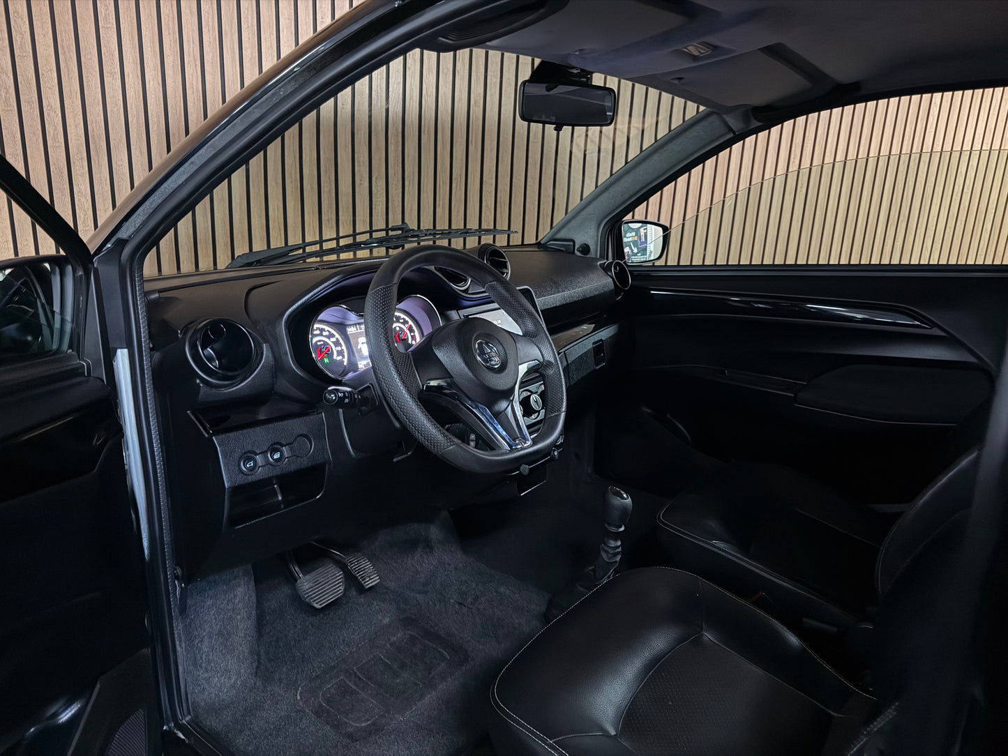Aixam Coupé Sport Black on Black | Apple Carplay/Android | Rückfahrkamera | 8 PS motor | 45 km/h | Innerhalb 250 KM Kostenlose Lieferung | Mopedauto | Leichtmobile