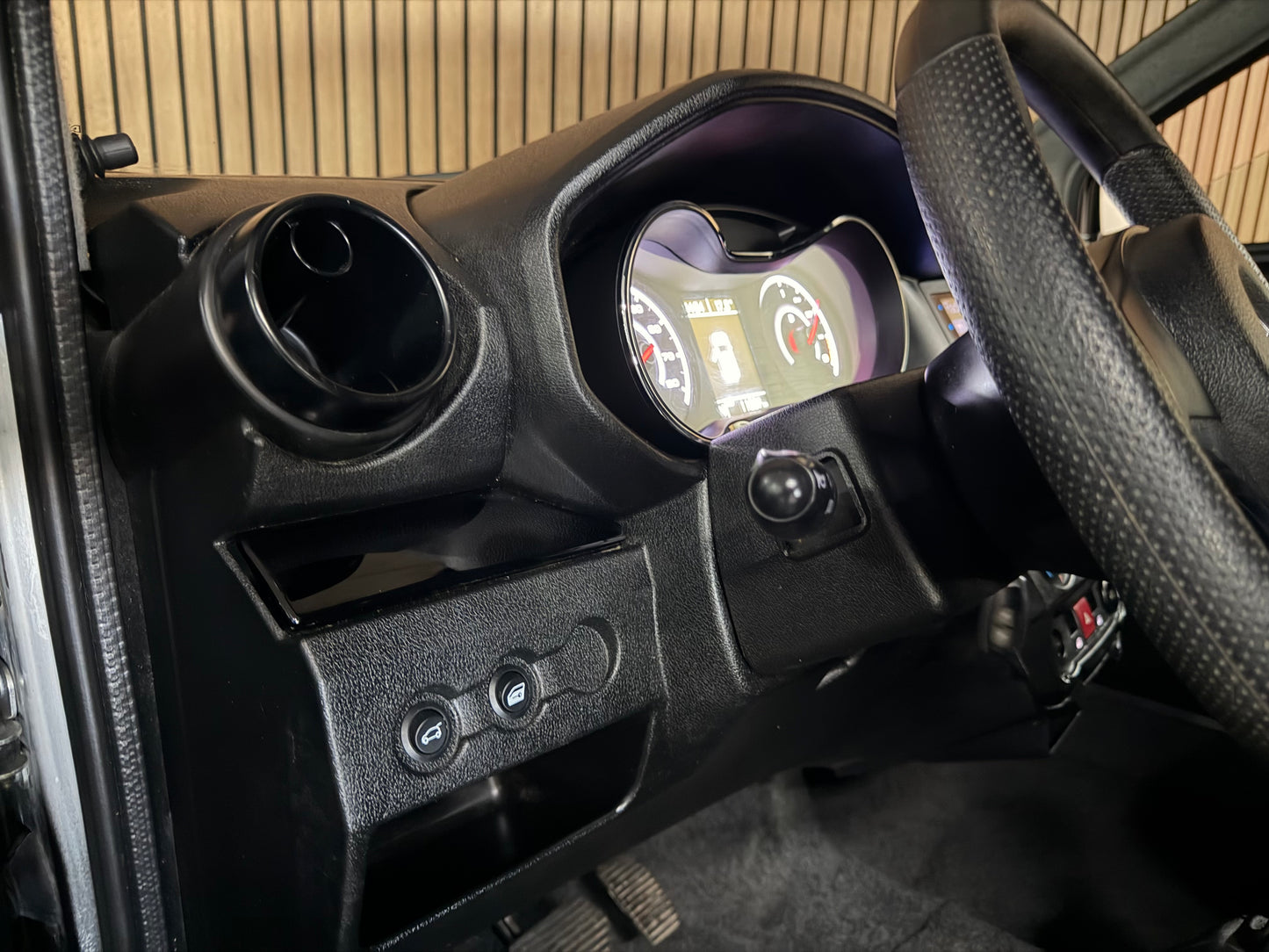 Aixam Coupé Sport Black on Black | Apple Carplay/Android | Rückfahrkamera | 8 PS motor | 45 km/h | Innerhalb 250 KM Kostenlose Lieferung | Mopedauto | Leichtmobile