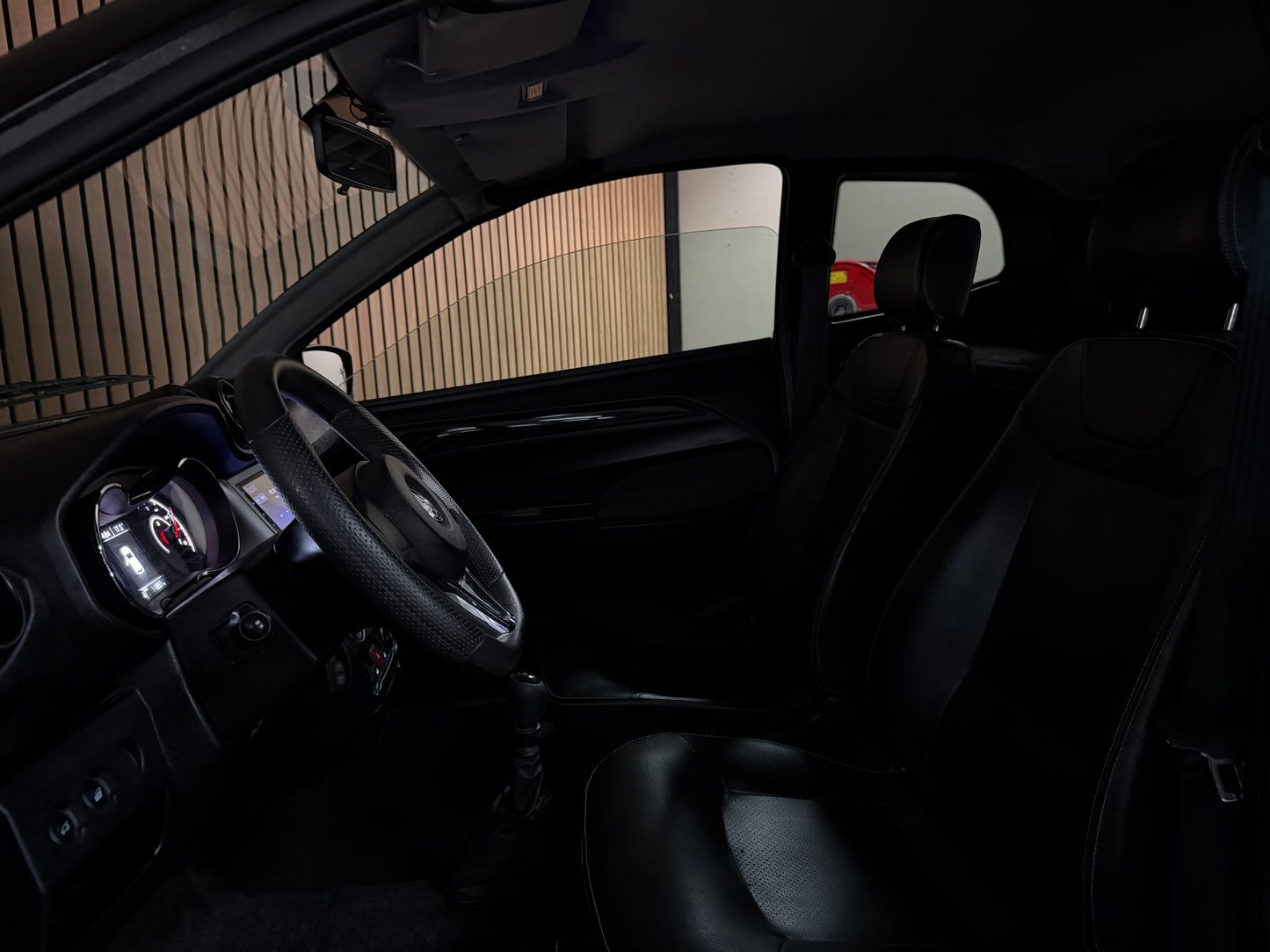 Aixam Coupé Sport Black on Black | Apple Carplay/Android | Rückfahrkamera | 8 PS motor | 45 km/h | Innerhalb 250 KM Kostenlose Lieferung | Mopedauto | Leichtmobile