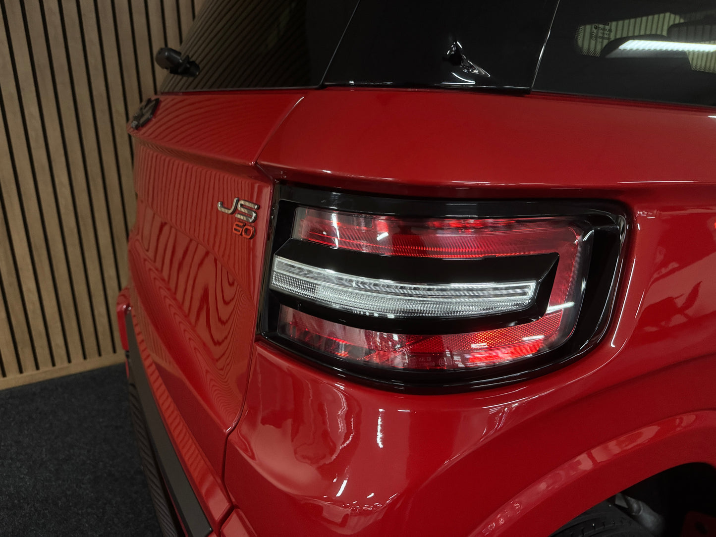 Ligier JS60 Sport Ultimate 2024 | 3053 KM !! | Servolenkung | Ambientebeleuchtung 8 PS leiser DCI Motor | 45 km/h | Rückfahrkamera | Innerhalb 250 KM Kostenlose Lieferung | Mopedauto | Leichtmobile