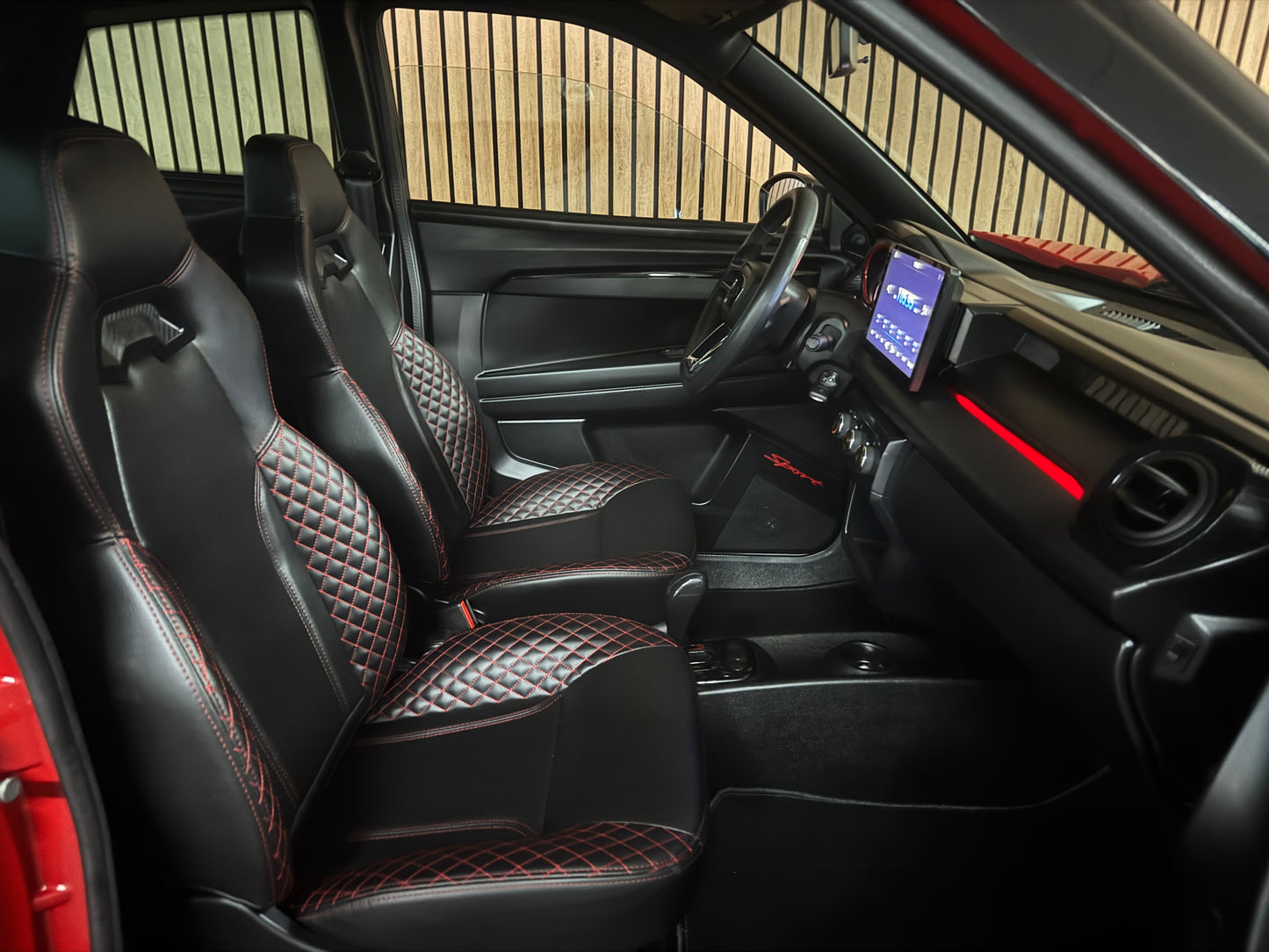 Ligier JS60 Sport Ultimate 2024 | 3053 KM !! | Servolenkung | Ambientebeleuchtung 8 PS leiser DCI Motor | 45 km/h | Rückfahrkamera | Innerhalb 250 KM Kostenlose Lieferung | Mopedauto | Leichtmobile