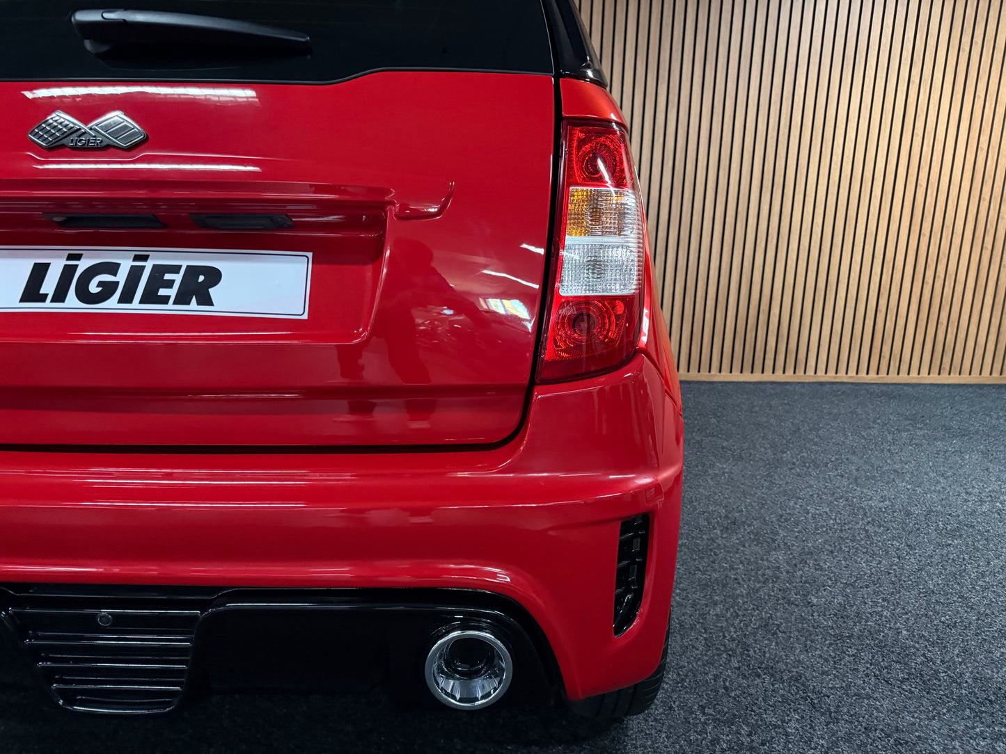 Ligier JS50 Sport | Servo | Rückfahrkamera | Apple Carplay/Android | 8 PS | 45 km/h | Innerhalb 250 KM Kostenlose Lieferung | Mopedauto | Leichtmobile