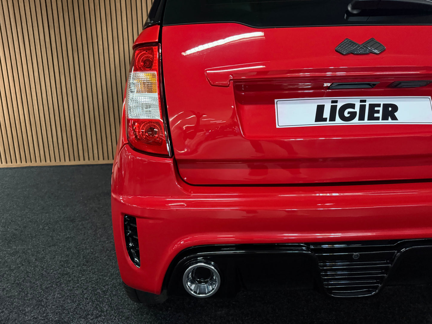 Ligier JS50 Sport | Servo | Rückfahrkamera | Apple Carplay/Android | 8 PS | 45 km/h | Innerhalb 250 KM Kostenlose Lieferung | Mopedauto | Leichtmobile