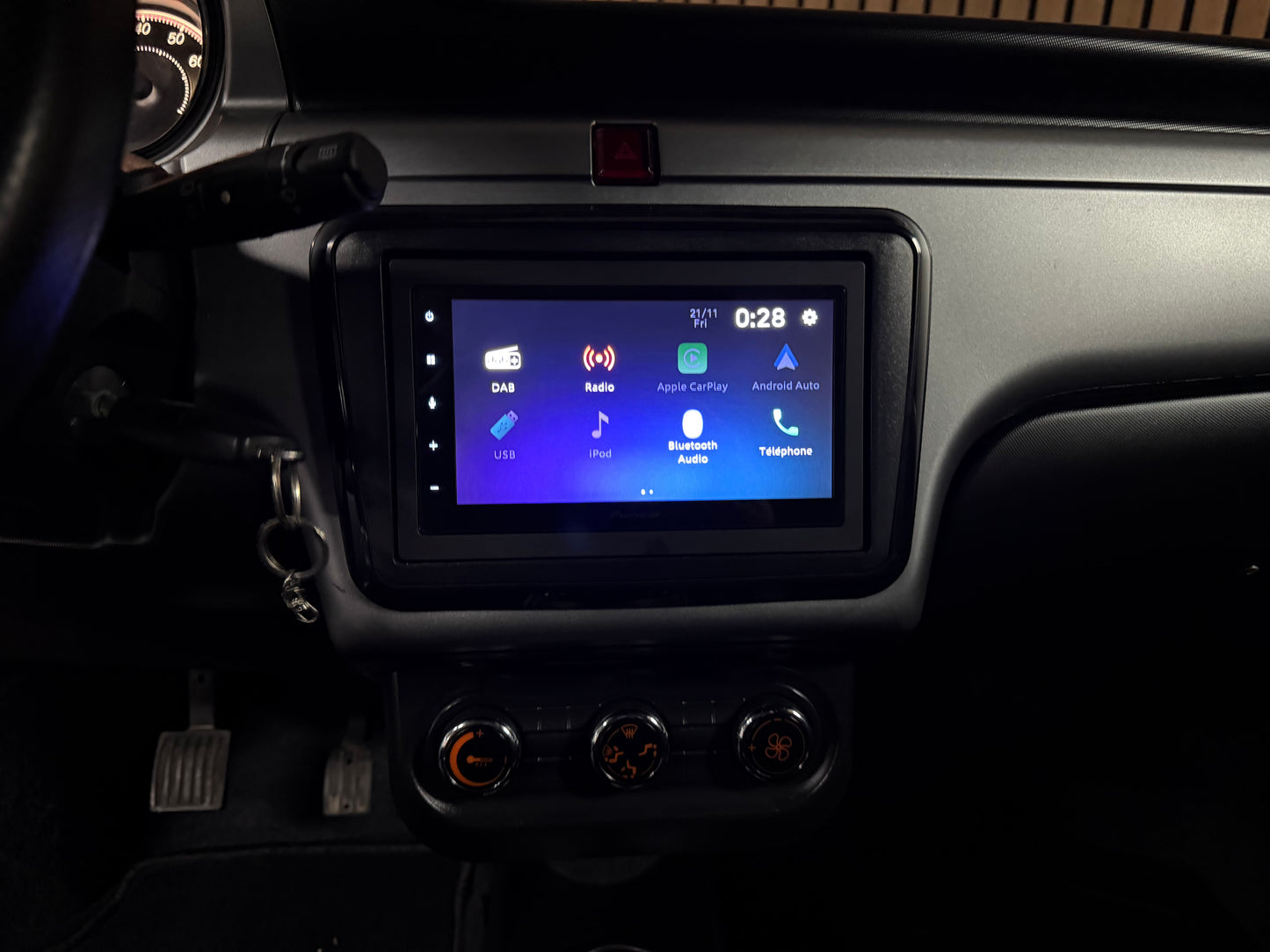 Ligier JS50 Sport | Servo | Rückfahrkamera | Apple Carplay/Android | 8 PS | 45 km/h | Innerhalb 250 KM Kostenlose Lieferung | Mopedauto | Leichtmobile