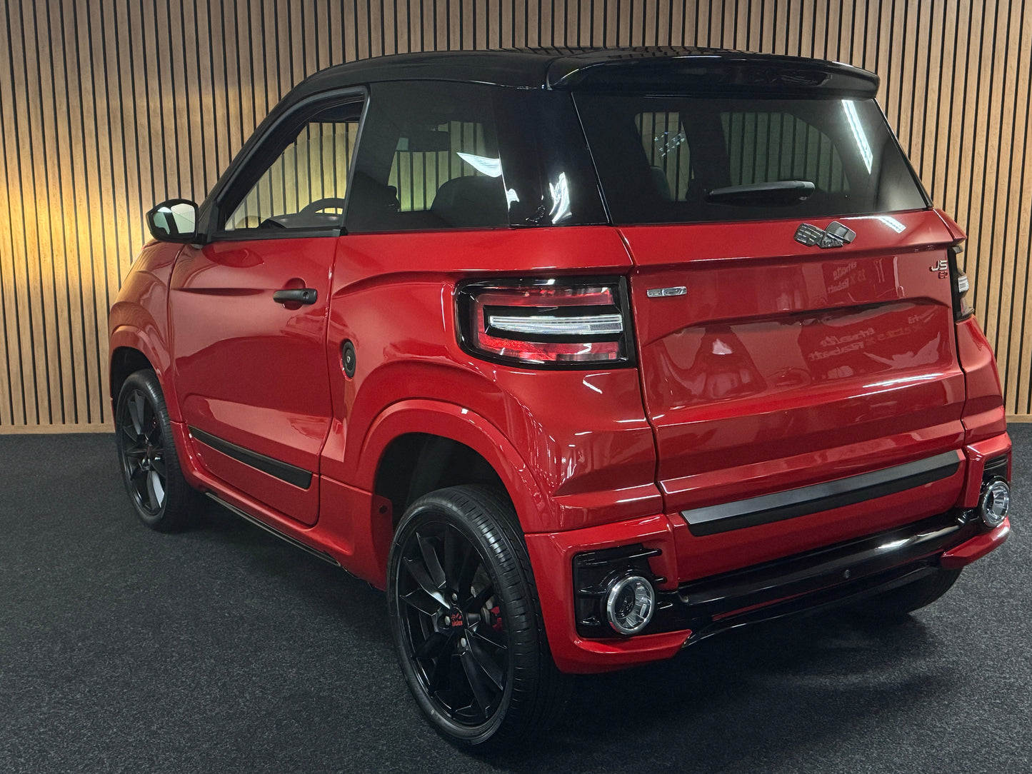 Ligier JS60 Sport Ultimate 2024 | 3053 KM !! | Servolenkung | Ambientebeleuchtung 8 PS leiser DCI Motor | 45 km/h | Rückfahrkamera | Innerhalb 250 KM Kostenlose Lieferung | Mopedauto | Leichtmobile