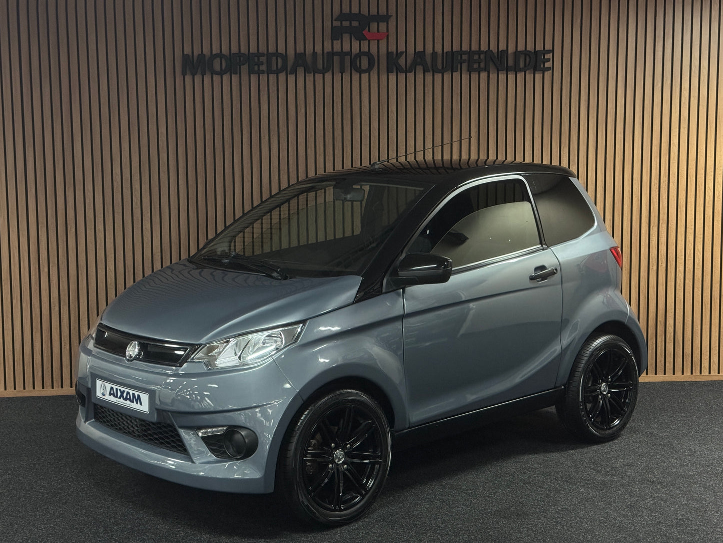 Aixam City Sport Grey | Multi-Media | 8 PS Motor | 45 km/h | Rückfahrkamera | Innerhalb 250 KM Kostenlose Lieferung | Mopedauto | Leichtmobile