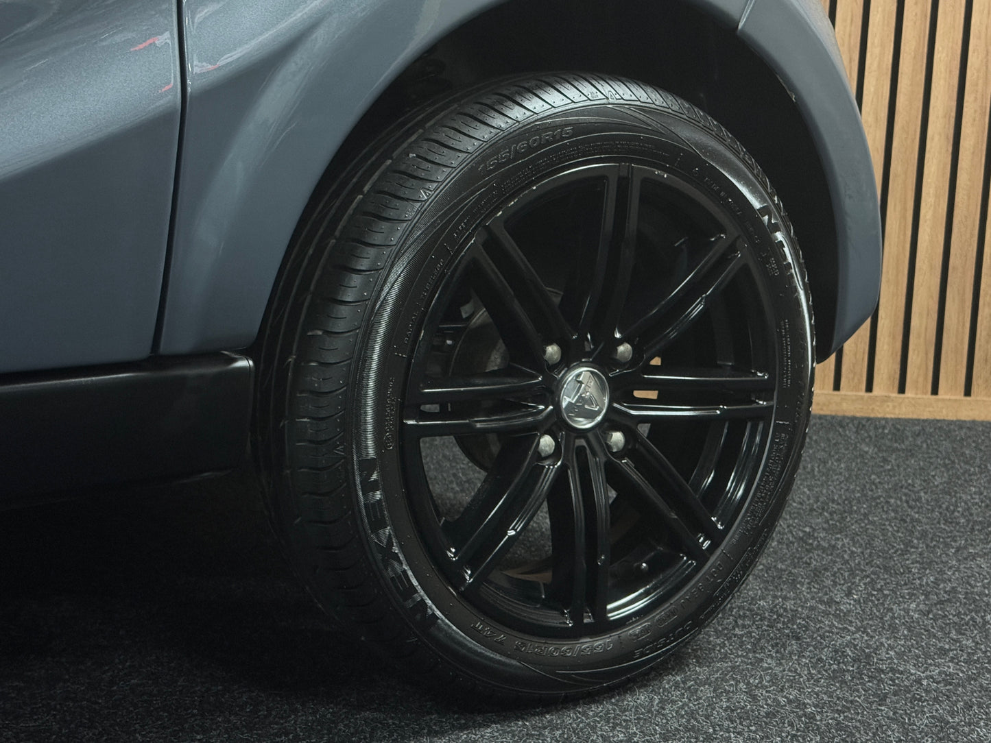 Aixam City Sport Grey | Multi-Media | 8 PS Motor | 45 km/h | Rückfahrkamera | Innerhalb 250 KM Kostenlose Lieferung | Mopedauto | Leichtmobile