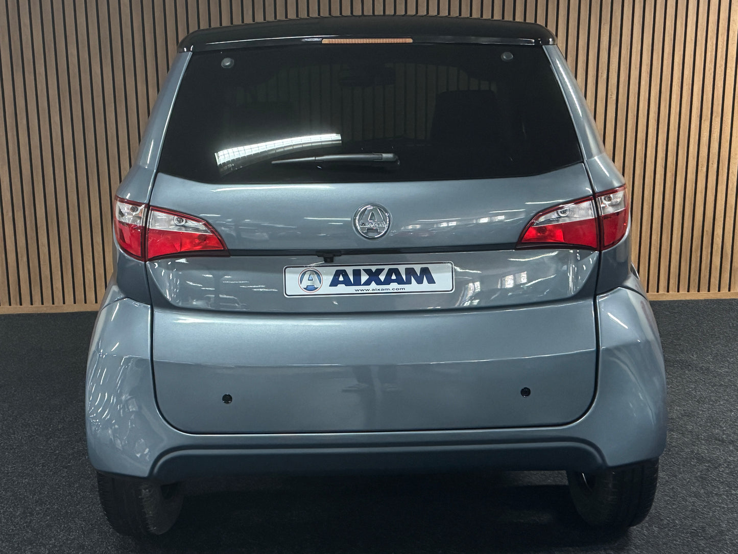 Aixam City Sport Grey | Multi-Media | 8 PS Motor | 45 km/h | Rückfahrkamera | Innerhalb 250 KM Kostenlose Lieferung | Mopedauto | Leichtmobile