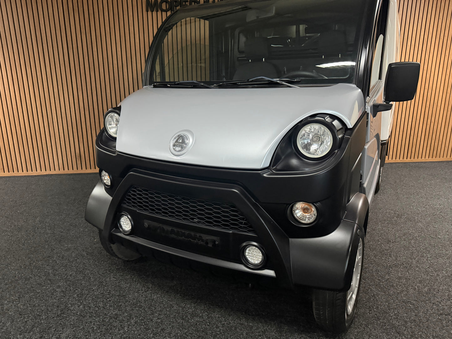 Aixam D-Truck Kastenwagen 2023 | 8 PS Motor | 45 km/h | Innerhalb 250 KM Kostenlose Lieferung | Mopedauto | Leichtmobile