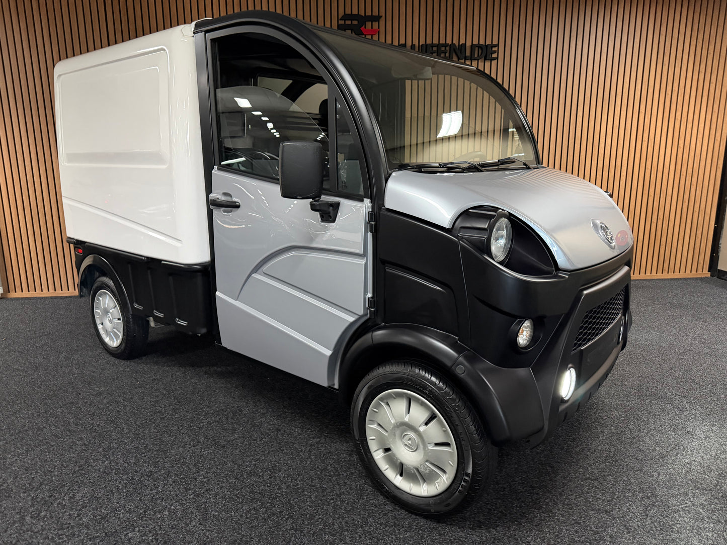 Aixam D-Truck Kastenwagen 2023 | 8 PS Motor | 45 km/h | Innerhalb 250 KM Kostenlose Lieferung | Mopedauto | Leichtmobile