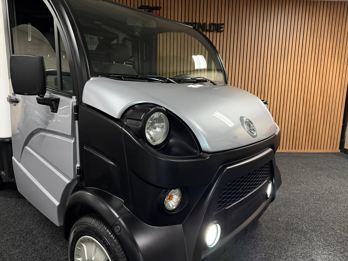 Aixam D-Truck Kastenwagen 2023 | 8 PS Motor | 45 km/h | Innerhalb 250 KM Kostenlose Lieferung | Mopedauto | Leichtmobile