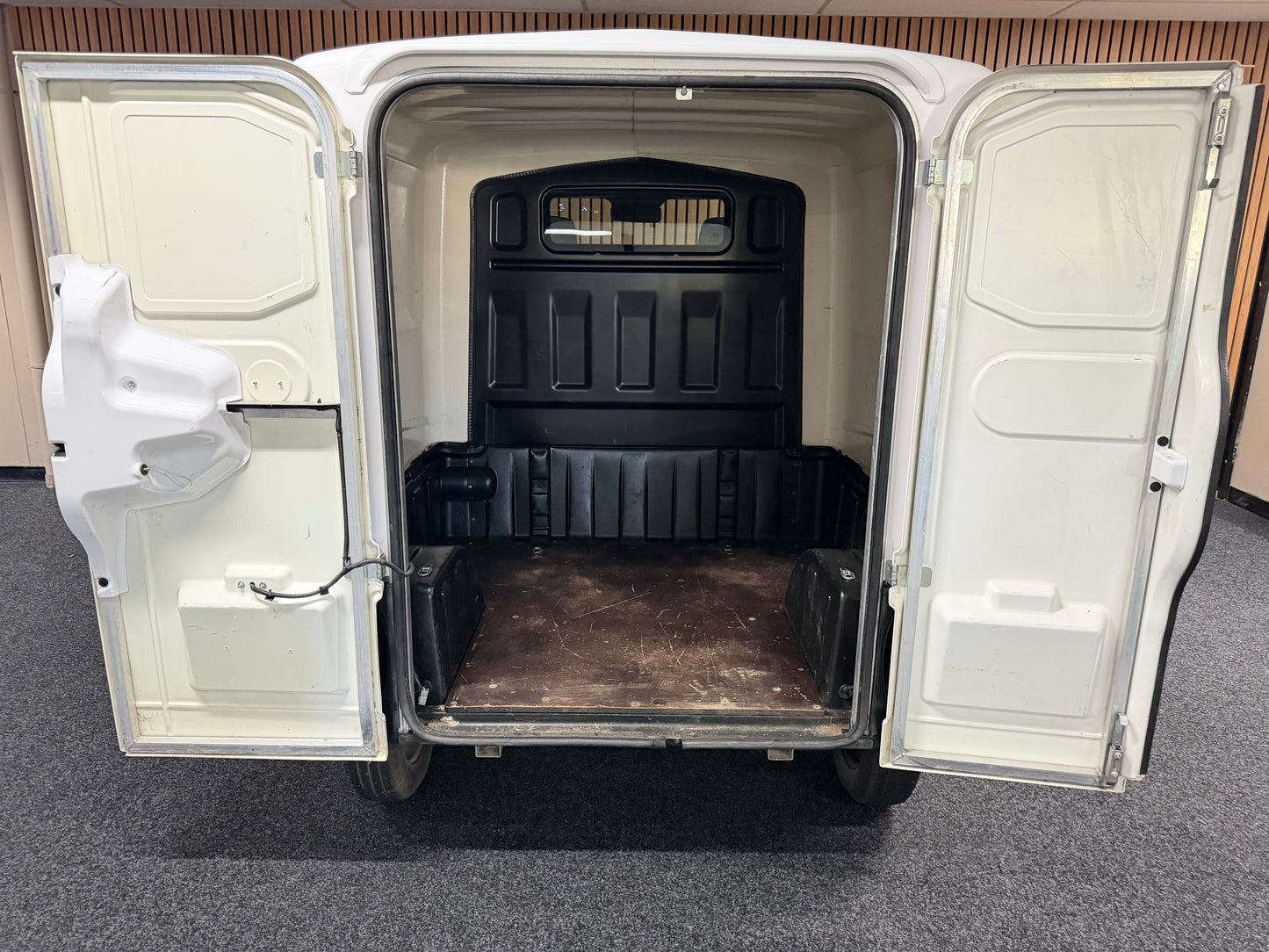 Aixam D-Truck Kastenwagen 2023 | 8 PS Motor | 45 km/h | Innerhalb 250 KM Kostenlose Lieferung | Mopedauto | Leichtmobile