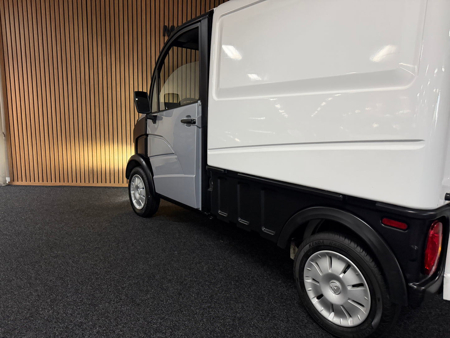 Aixam D-Truck Kastenwagen 2023 | 8 PS Motor | 45 km/h | Innerhalb 250 KM Kostenlose Lieferung | Mopedauto | Leichtmobile