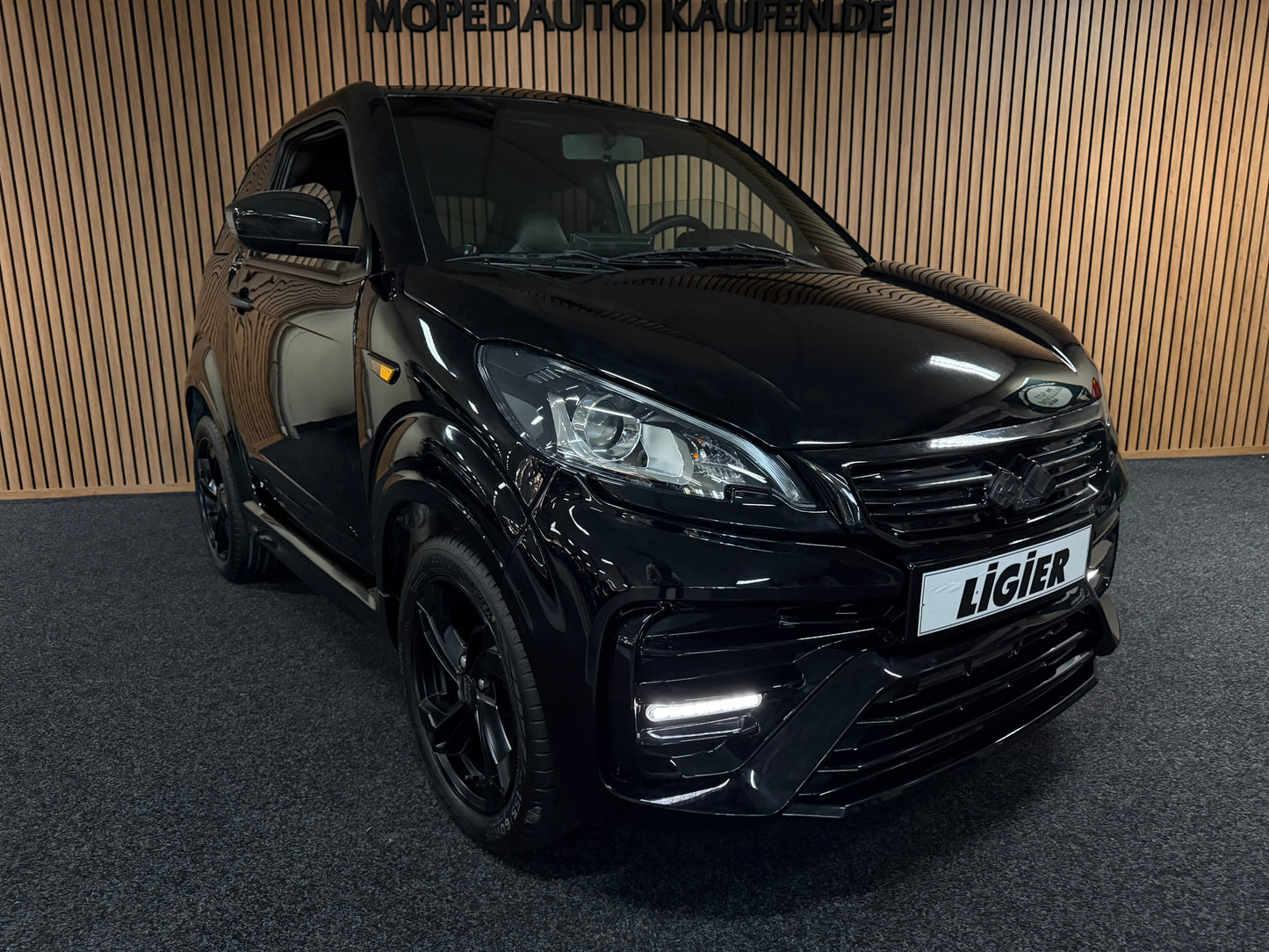 Ligier JS50 Sport Facelift 2024 | Servo | 8 PS leiser DCI Motor | Rückfahrkamera | Apple Carplay/Android | 8 PS | 45 km/h | Innerhalb 250 KM Kostenlose Lieferung | Mopedauto | Leichtmobile