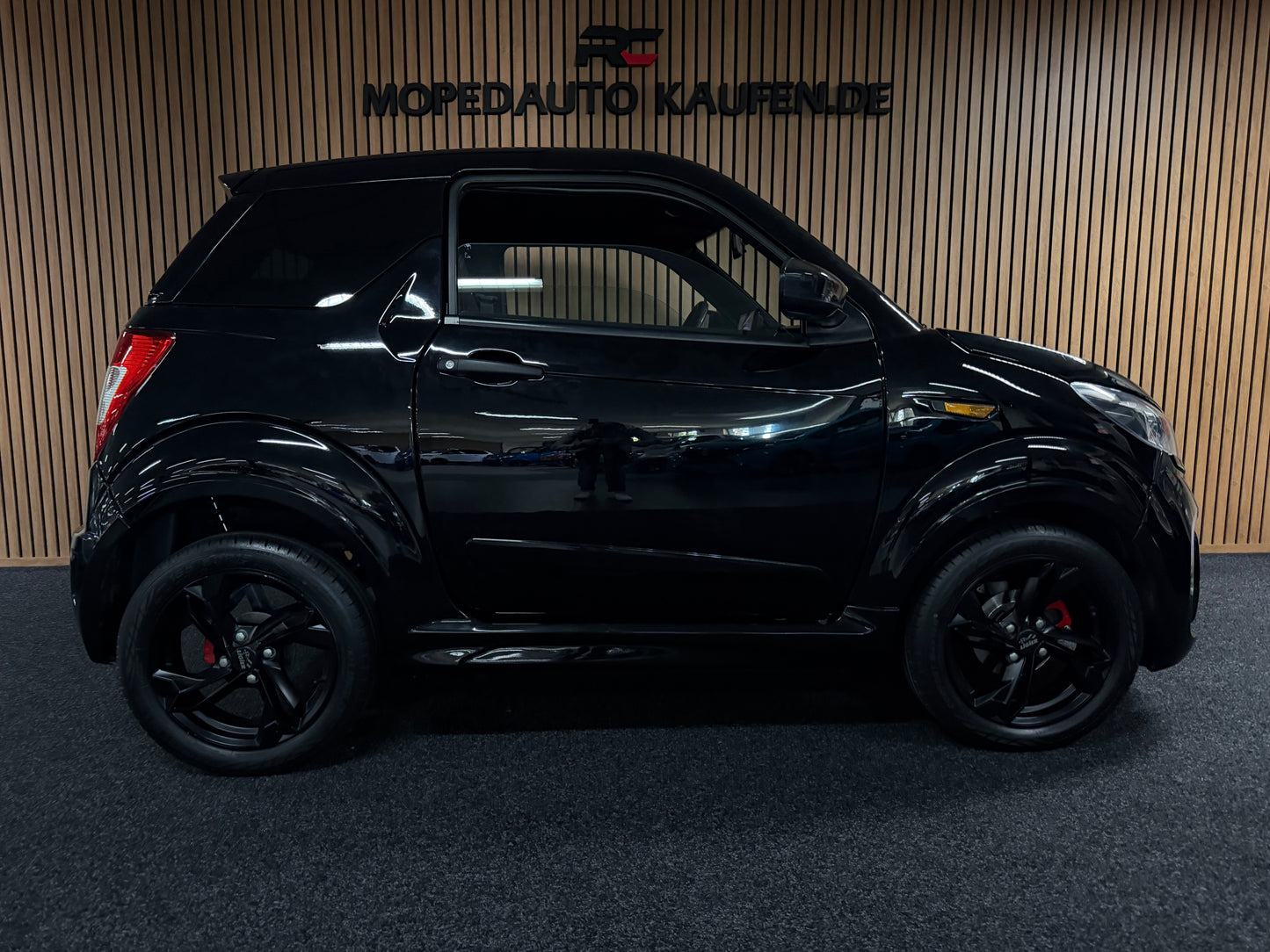 Ligier JS50 Sport Facelift 2024 | Servo | 8 PS leiser DCI Motor | Rückfahrkamera | Apple Carplay/Android | 8 PS | 45 km/h | Innerhalb 250 KM Kostenlose Lieferung | Mopedauto | Leichtmobile