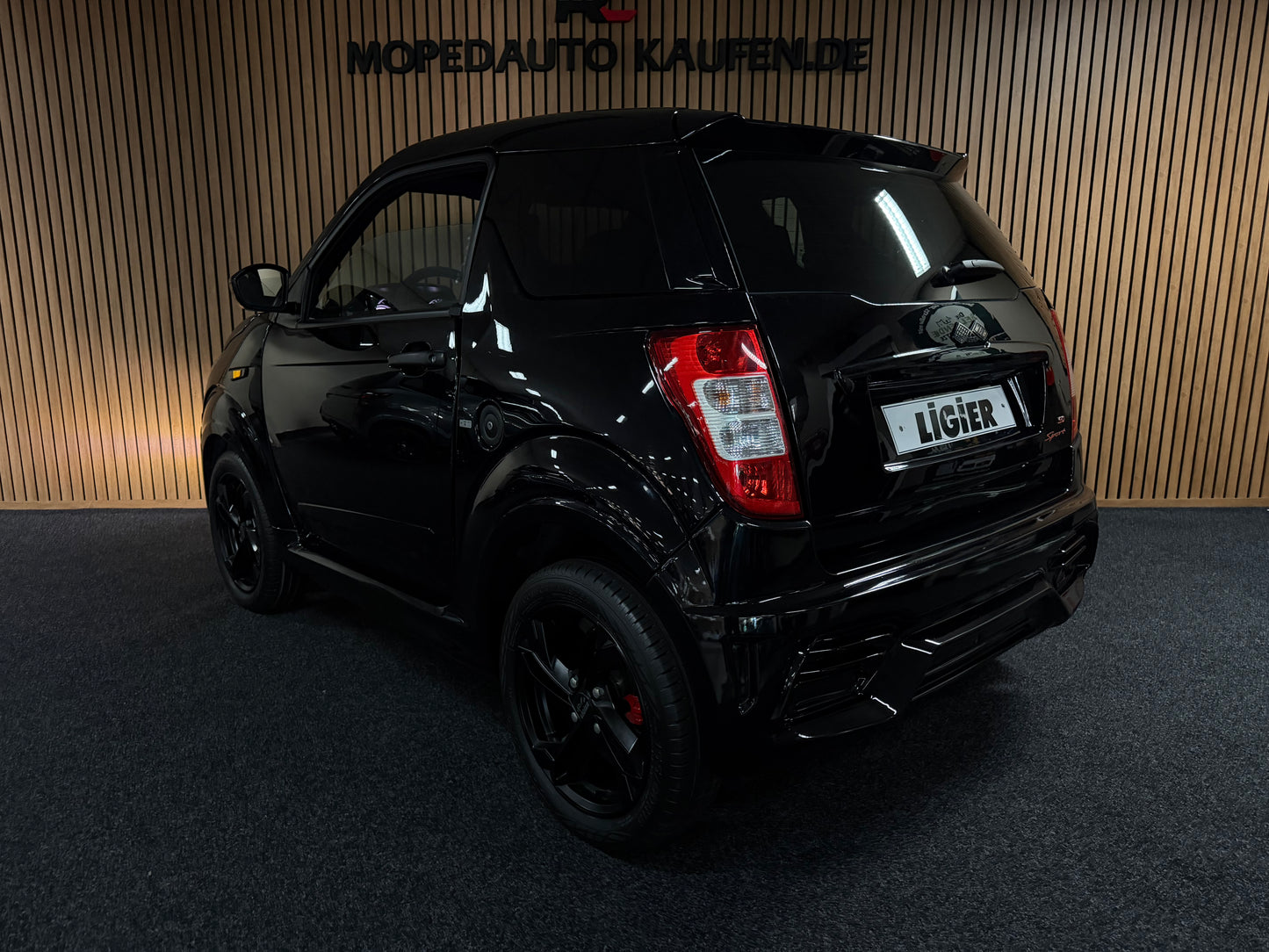 Ligier JS50 Sport Facelift 2024 | Servo | 8 PS leiser DCI Motor | Rückfahrkamera | Apple Carplay/Android | 8 PS | 45 km/h | Innerhalb 250 KM Kostenlose Lieferung | Mopedauto | Leichtmobile