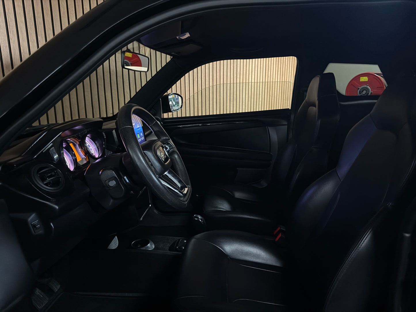 Ligier JS50 Sport Facelift 2024 | Servo | 8 PS leiser DCI Motor | Rückfahrkamera | Apple Carplay/Android | 8 PS | 45 km/h | Innerhalb 250 KM Kostenlose Lieferung | Mopedauto | Leichtmobile