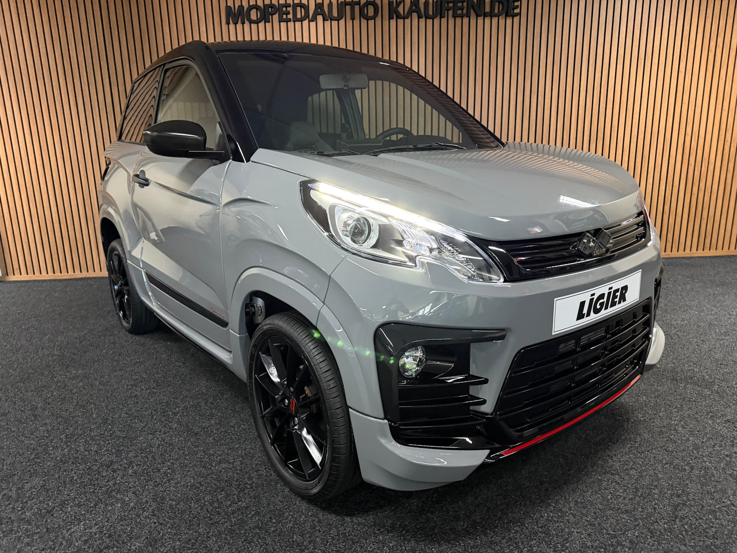 Ligier JS60 Ultimate Sport | 511 KM | FULL OPTION | Servo | KLIMA | 8 PS DCI Motor | Ambilight | Sitzheizung| Apple Carplay | 45 km/h | Innerhalb 250 KM Kostenlose Lieferung | Mopedauto | Leichtmobile