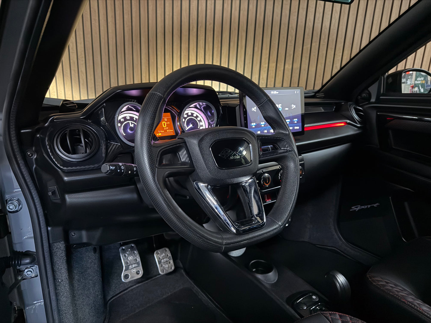 Ligier JS60 Ultimate Sport | 511 KM | FULL OPTION | Servo | KLIMA | 8 PS DCI Motor | Ambilight | Sitzheizung| Apple Carplay | 45 km/h | Innerhalb 250 KM Kostenlose Lieferung | Mopedauto | Leichtmobile