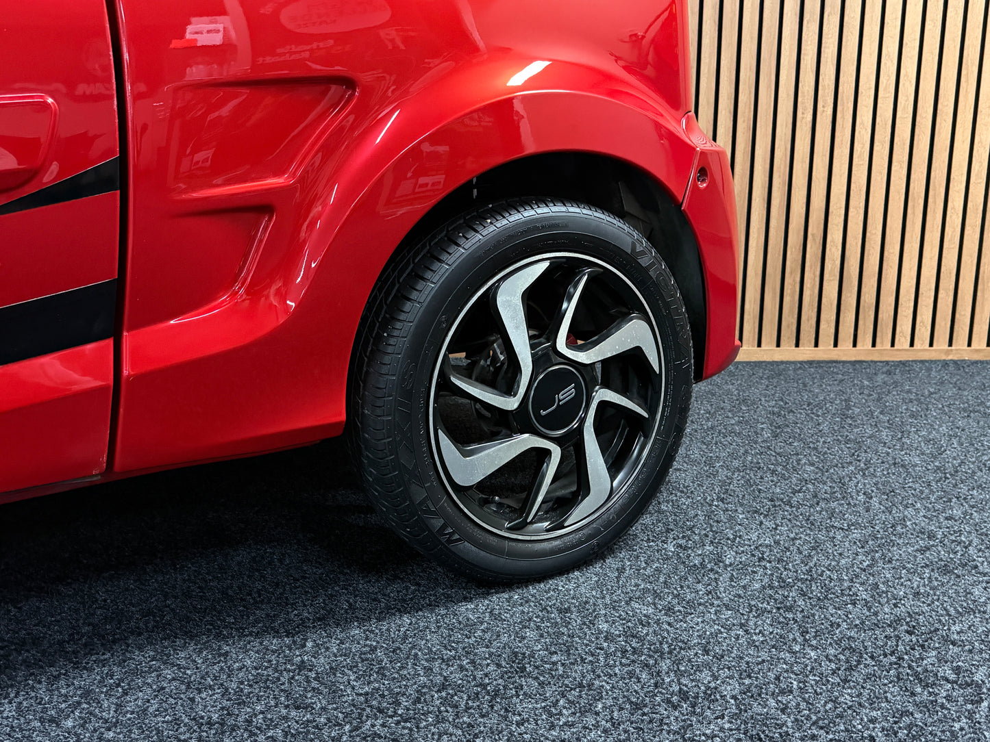 Ligier JSRC Coupé Team 26 Edition| leiser DCI Motor | 45 km/h | Innerhalb 250 KM Kostenlose Lieferung | Mopedauto | Leichtmobile