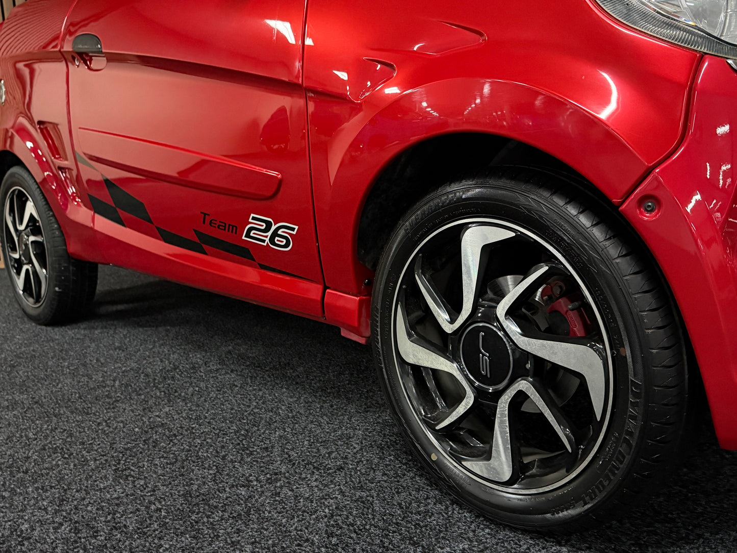 Ligier JSRC Coupé Team 26 Edition| leiser DCI Motor | 45 km/h | Innerhalb 250 KM Kostenlose Lieferung | Mopedauto | Leichtmobile