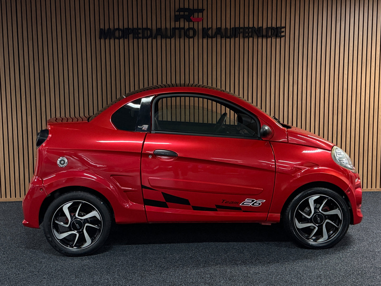 Ligier JSRC Coupé Team 26 Edition| leiser DCI Motor | 45 km/h | Innerhalb 250 KM Kostenlose Lieferung | Mopedauto | Leichtmobile