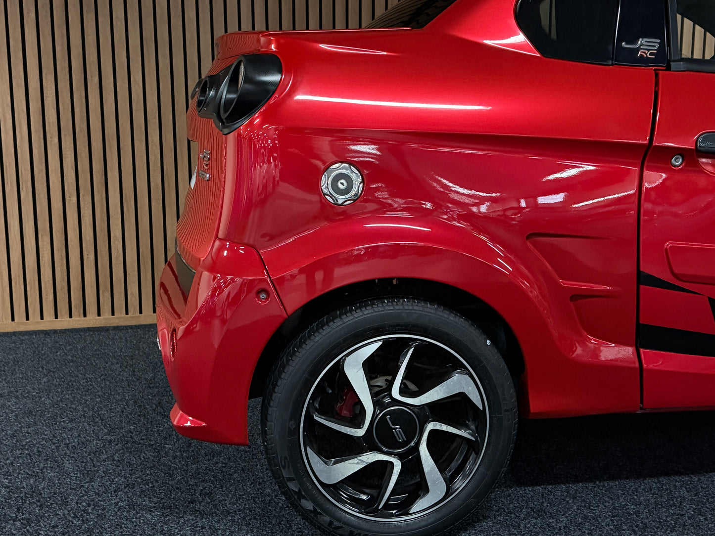 Ligier JSRC Coupé Team 26 Edition| leiser DCI Motor | 45 km/h | Innerhalb 250 KM Kostenlose Lieferung | Mopedauto | Leichtmobile