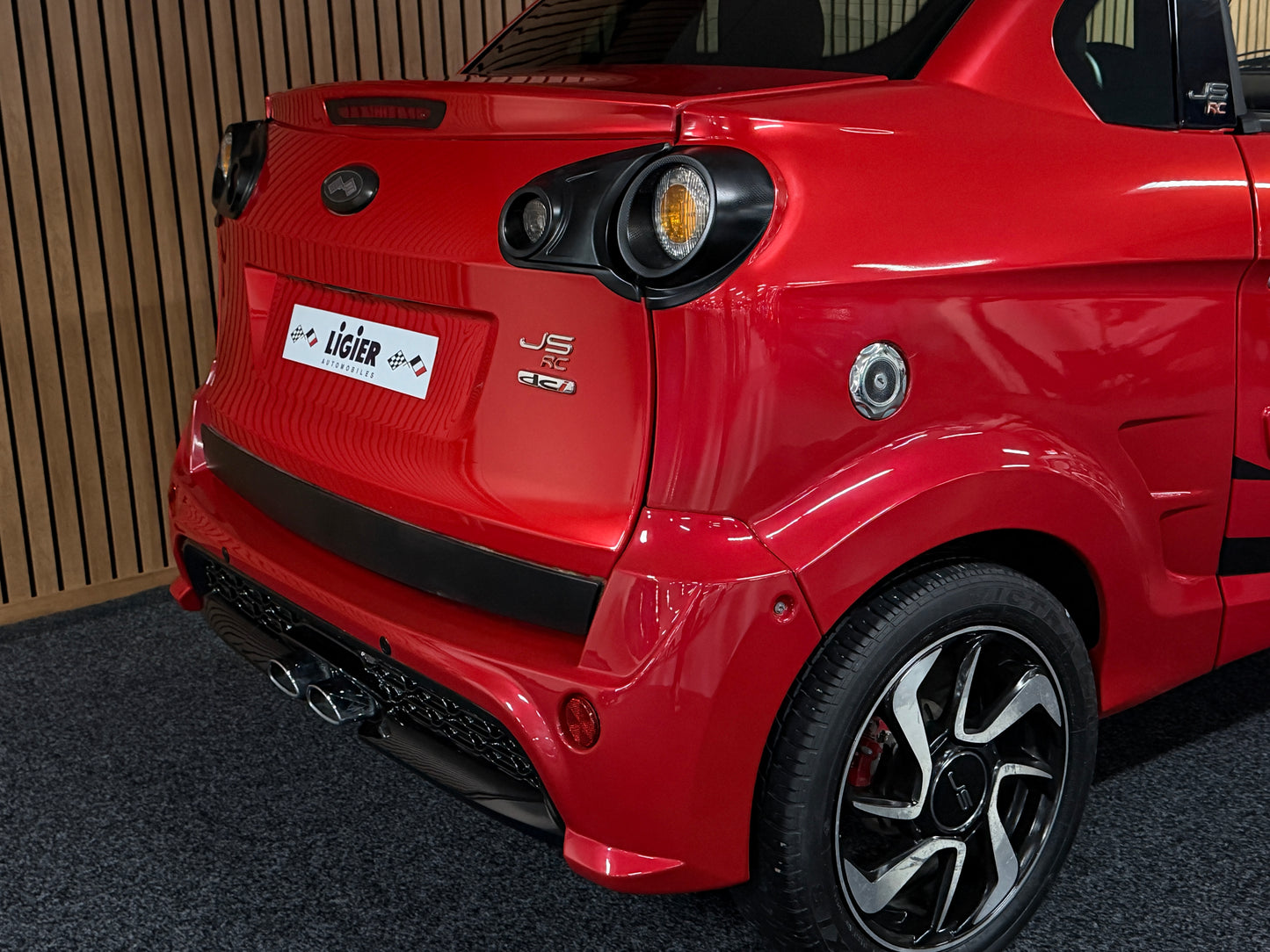 Ligier JSRC Coupé Team 26 Edition| leiser DCI Motor | 45 km/h | Innerhalb 250 KM Kostenlose Lieferung | Mopedauto | Leichtmobile