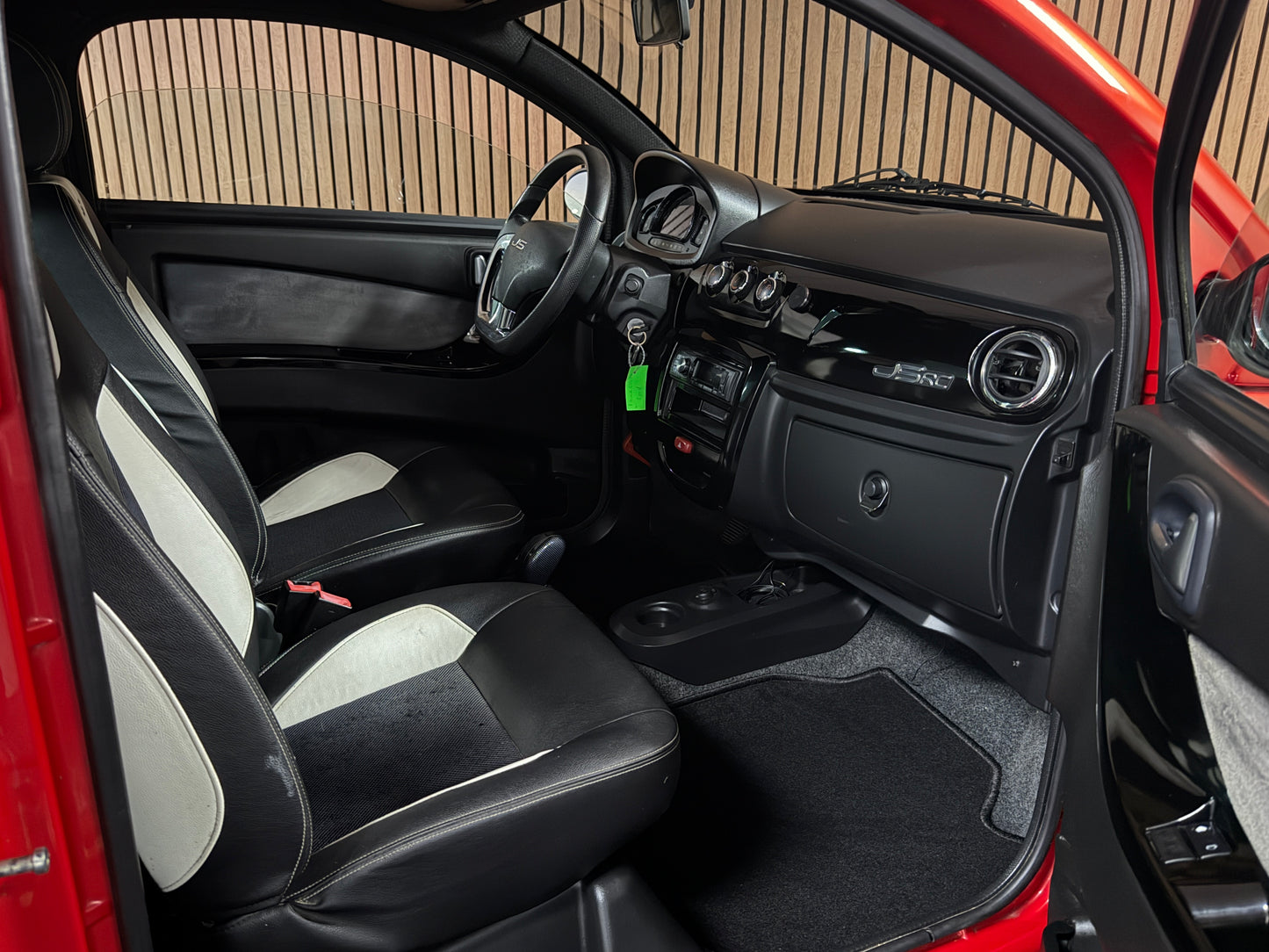 Ligier JSRC Coupé Team 26 Edition| leiser DCI Motor | 45 km/h | Innerhalb 250 KM Kostenlose Lieferung | Mopedauto | Leichtmobile