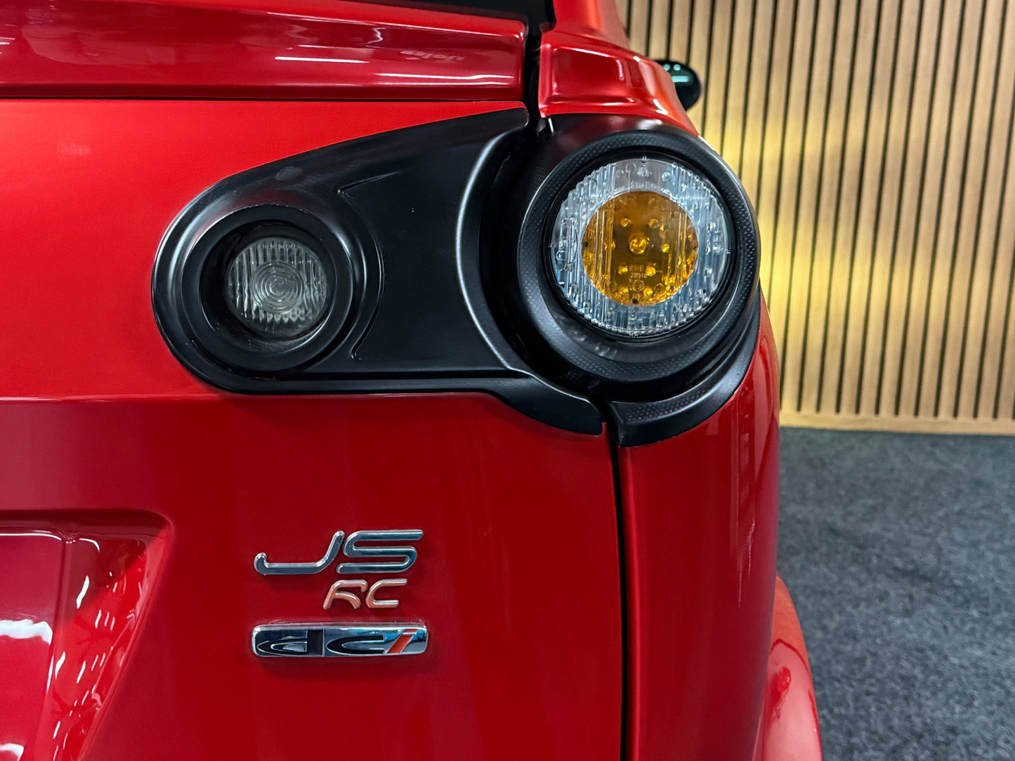 Ligier JSRC Coupé Team 26 Edition| leiser DCI Motor | 45 km/h | Innerhalb 250 KM Kostenlose Lieferung | Mopedauto | Leichtmobile