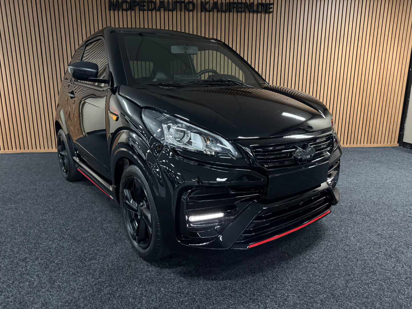 Ligier JS50 / JS56 Sport Ultimate | Servo | Ambilight | Gr. Multi-Media apple Carplay/Android | 8 PS leiser DCI Motor