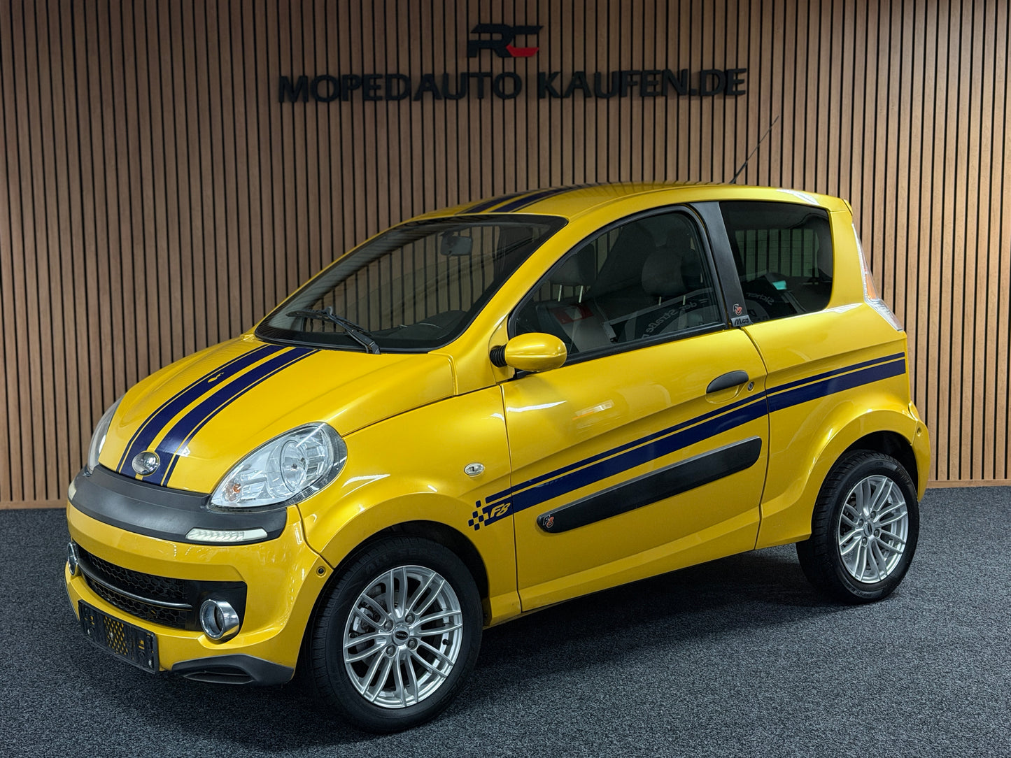 Microcar M.GO F8 Sport Gold | leiser DCI Motor | 45 km/h | Innerhalb 250 KM Kostenlose Lieferung | Mopedauto | Leichtmobile