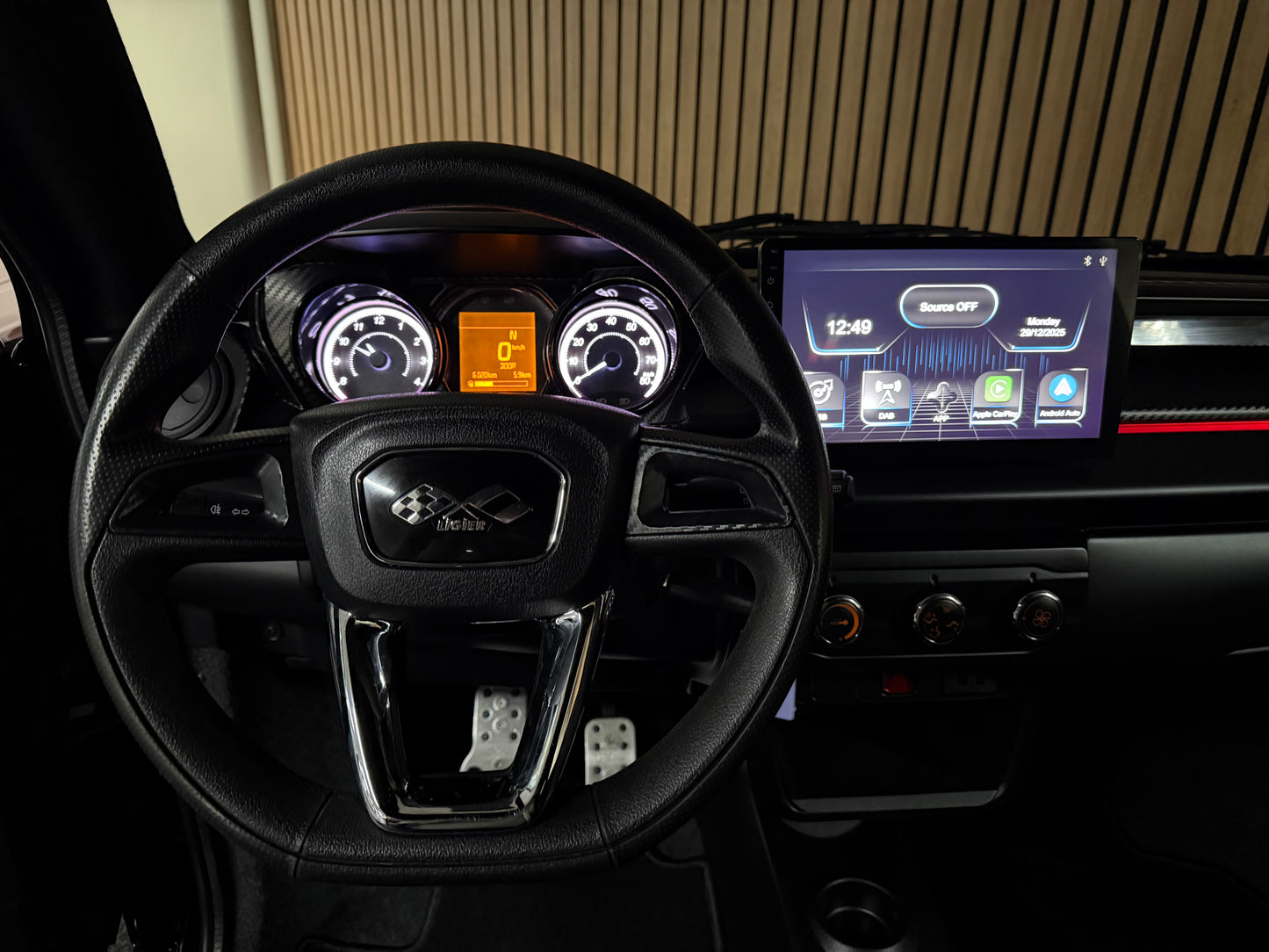 Ligier JS50 / JS56 Sport Ultimate | Servo | Ambilight | Gr. Multi-Media apple Carplay/Android | 8 PS leiser DCI Motor
