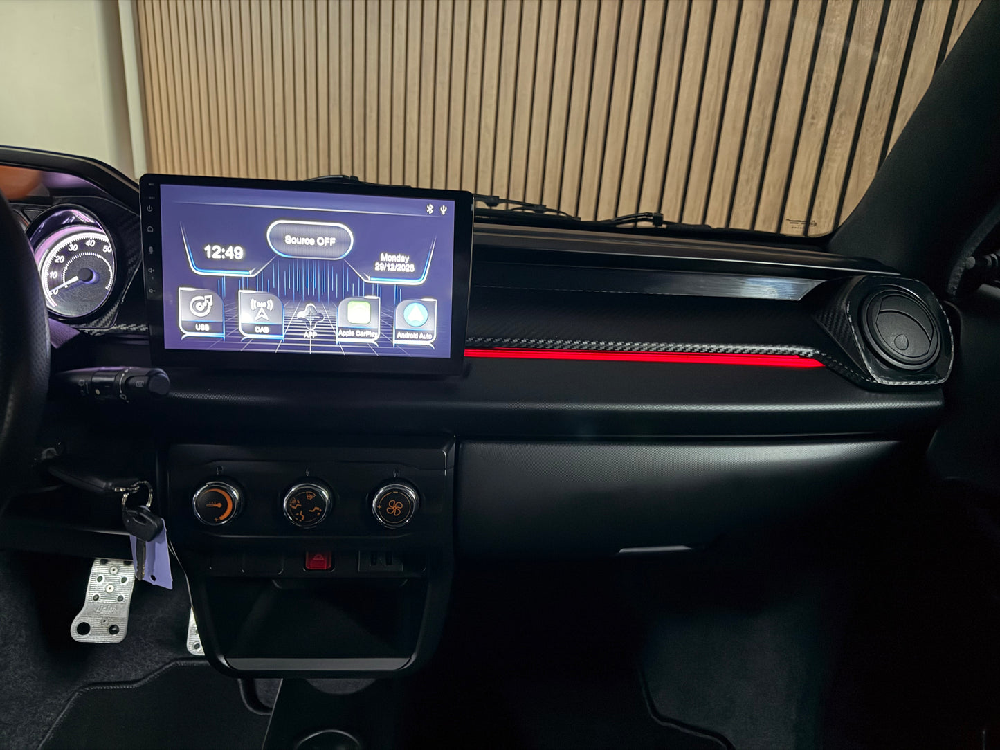 Ligier JS50 / JS56 Sport Ultimate | Servo | Ambilight | Gr. Multi-Media apple Carplay/Android | 8 PS leiser DCI Motor