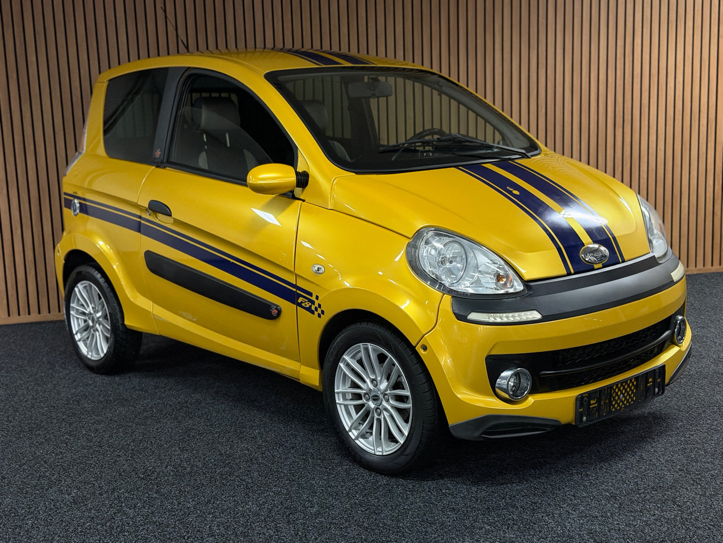 Microcar M.GO F8 Sport Gold | leiser DCI Motor | 45 km/h | Innerhalb 250 KM Kostenlose Lieferung | Mopedauto | Leichtmobile