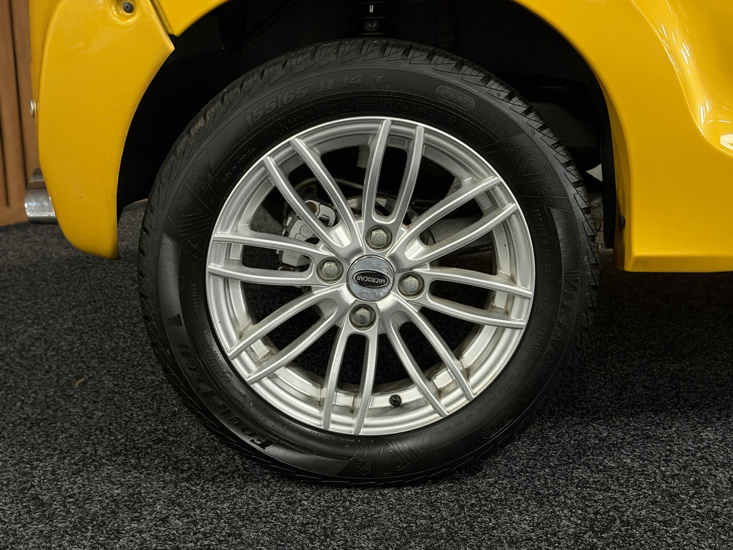 Microcar M.GO F8 Sport Gold | leiser DCI Motor | 45 km/h | Innerhalb 250 KM Kostenlose Lieferung | Mopedauto | Leichtmobile