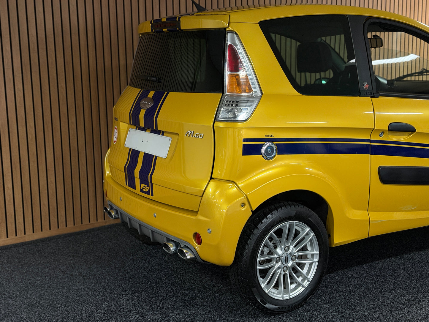 Microcar M.GO F8 Sport Gold | leiser DCI Motor | 45 km/h | Innerhalb 250 KM Kostenlose Lieferung | Mopedauto | Leichtmobile