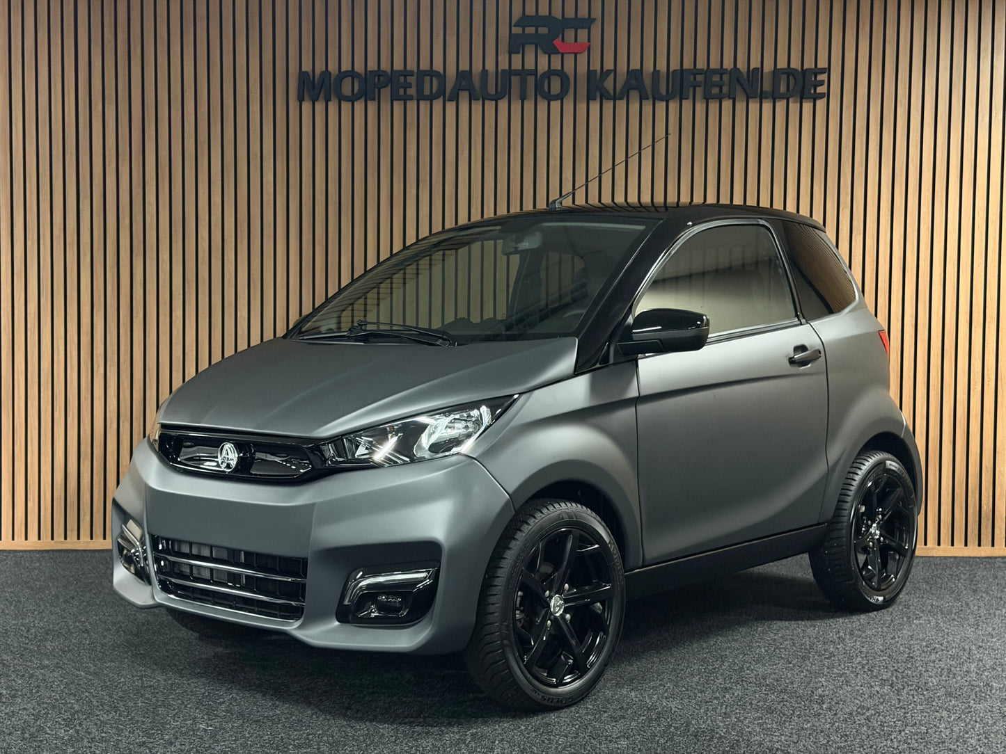 Aixam City Sport Mattgrau  | 8 PS Kubota | Rückfahrkamera | Multi-Media Touch | 45 km/h | Innerhalb 250 KM Kostenlose Lieferung | Mopedauto | Leichtmobile