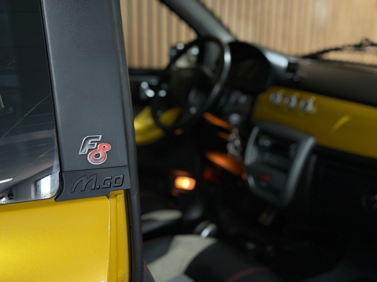 Microcar M.GO F8 Sport Gold | leiser DCI Motor | 45 km/h | Innerhalb 250 KM Kostenlose Lieferung | Mopedauto | Leichtmobile