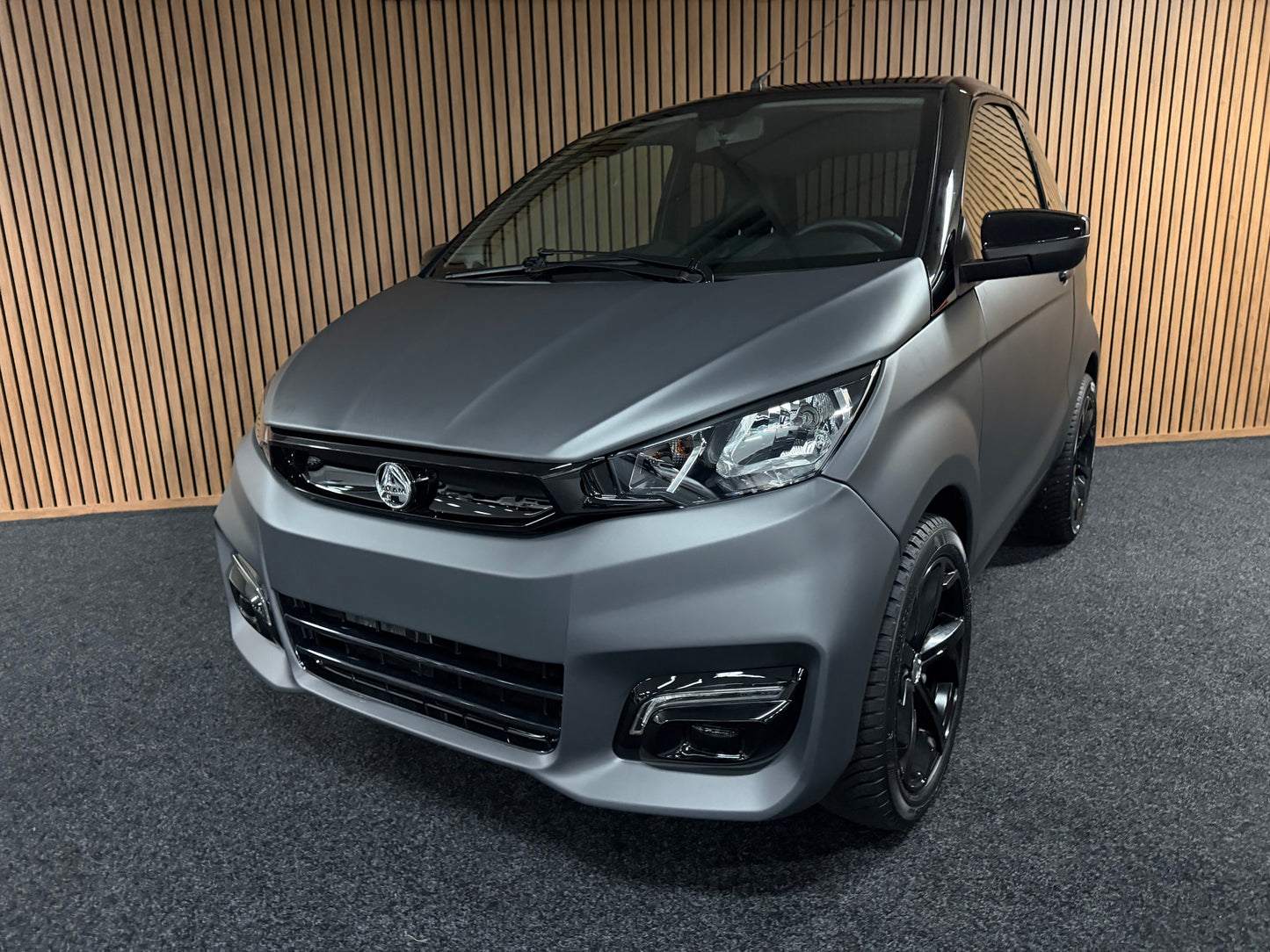 Aixam City Sport Mattgrau  | 8 PS Kubota | Rückfahrkamera | Multi-Media Touch | 45 km/h | Innerhalb 250 KM Kostenlose Lieferung | Mopedauto | Leichtmobile