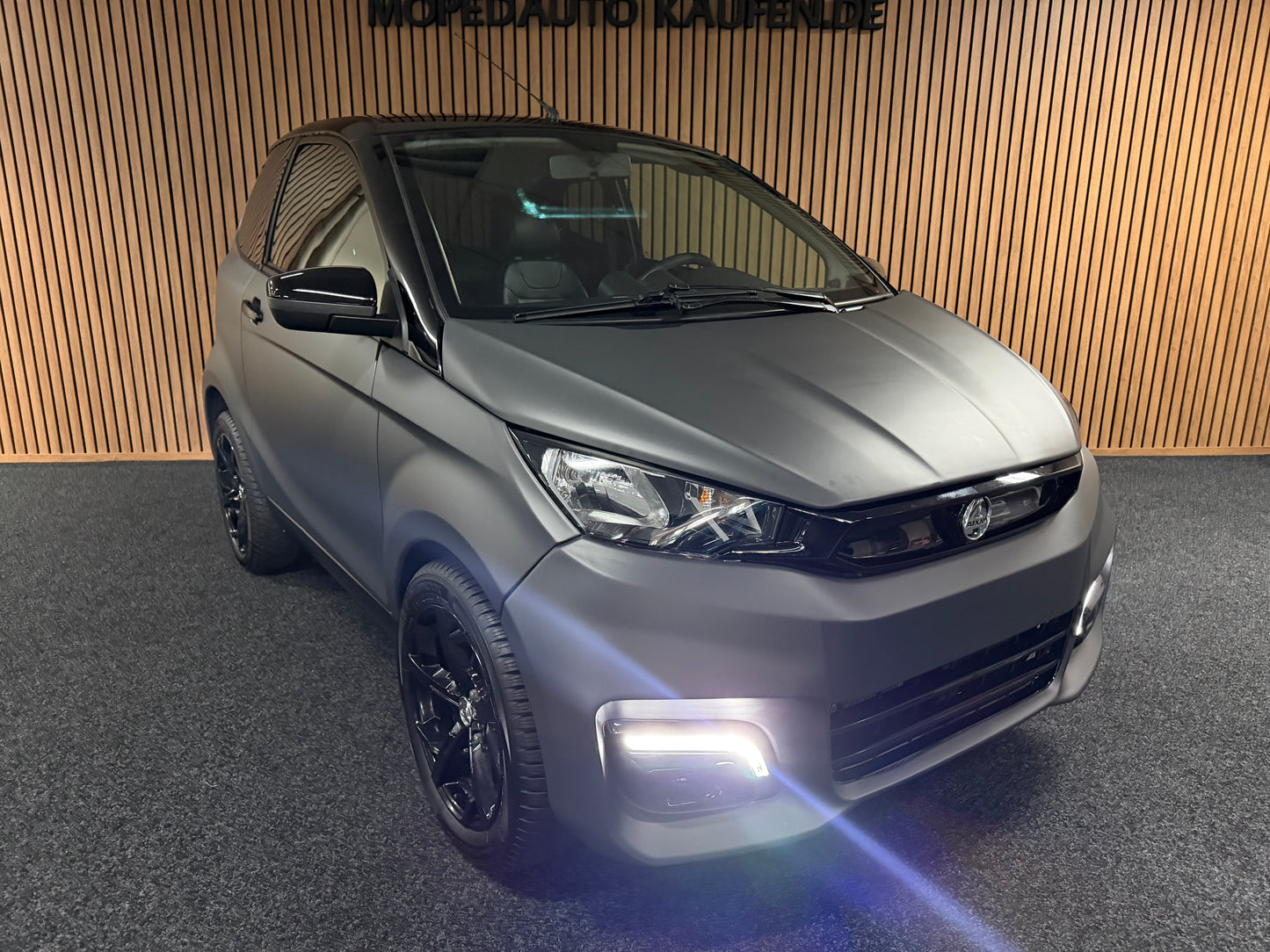 Aixam City Sport Mattgrau  | 8 PS Kubota | Rückfahrkamera | Multi-Media Touch | 45 km/h | Innerhalb 250 KM Kostenlose Lieferung | Mopedauto | Leichtmobile