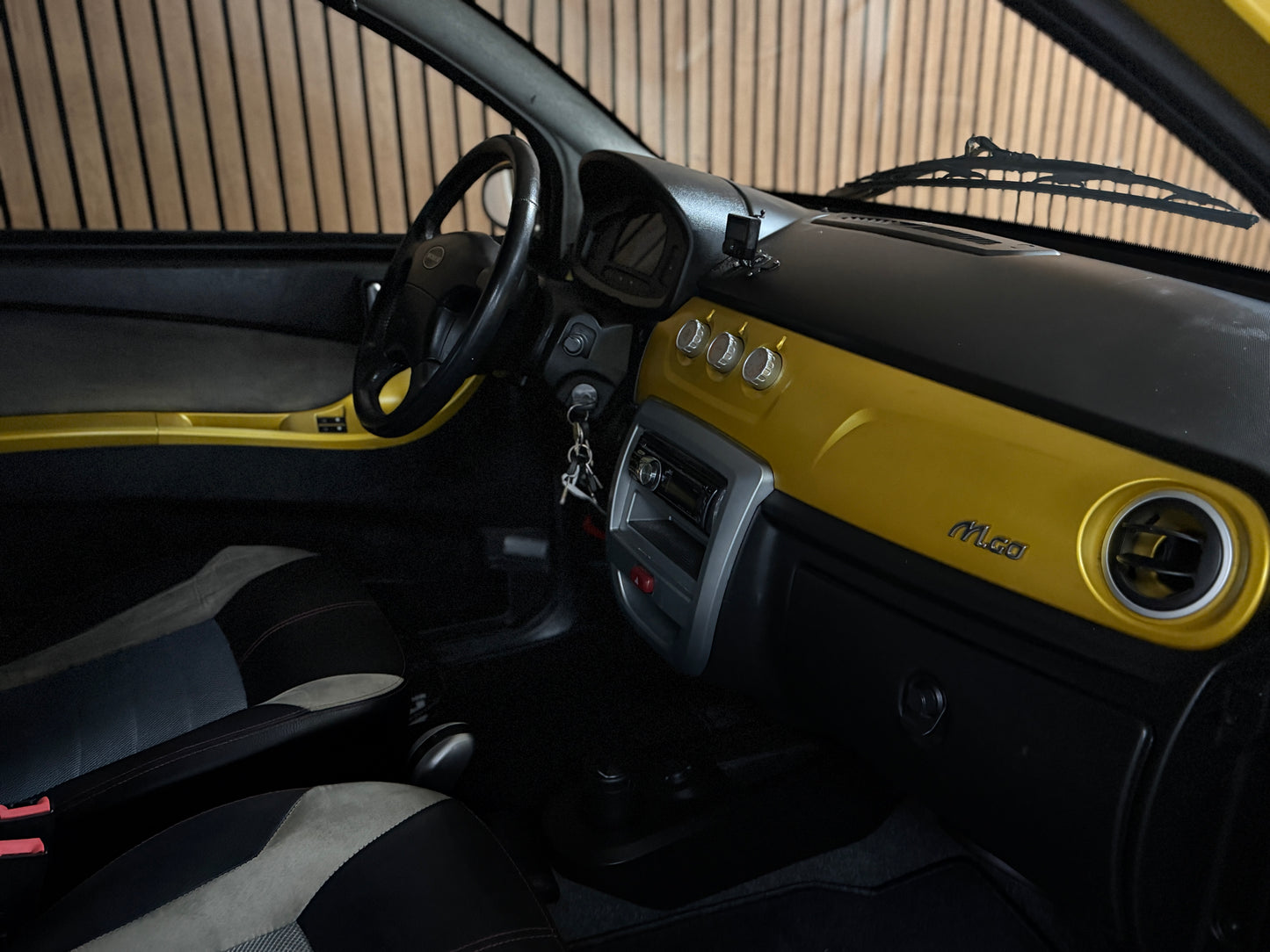 Microcar M.GO F8 Sport Gold | leiser DCI Motor | 45 km/h | Innerhalb 250 KM Kostenlose Lieferung | Mopedauto | Leichtmobile